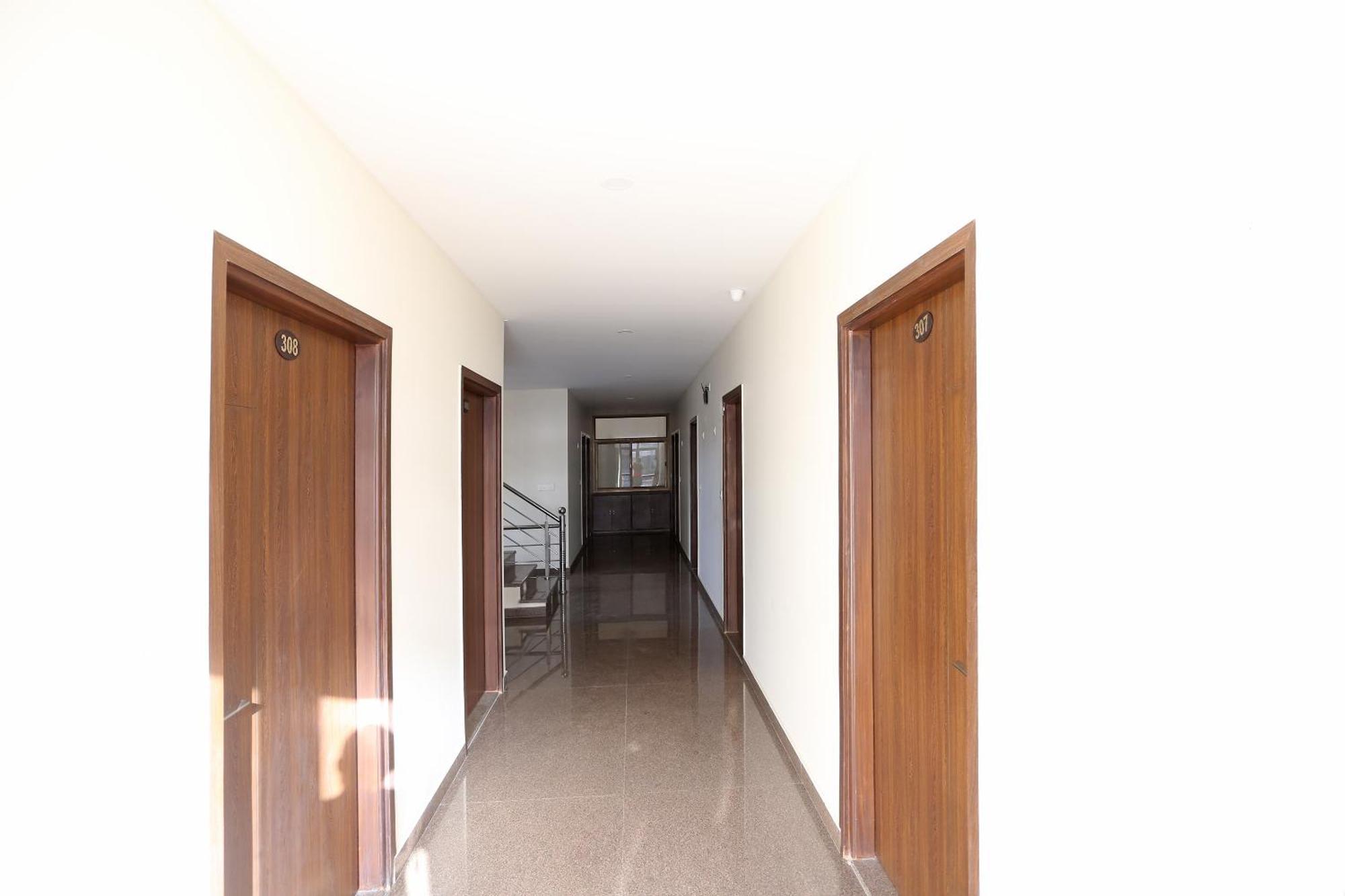 Super Capital O Swastika Hotel Jaipur