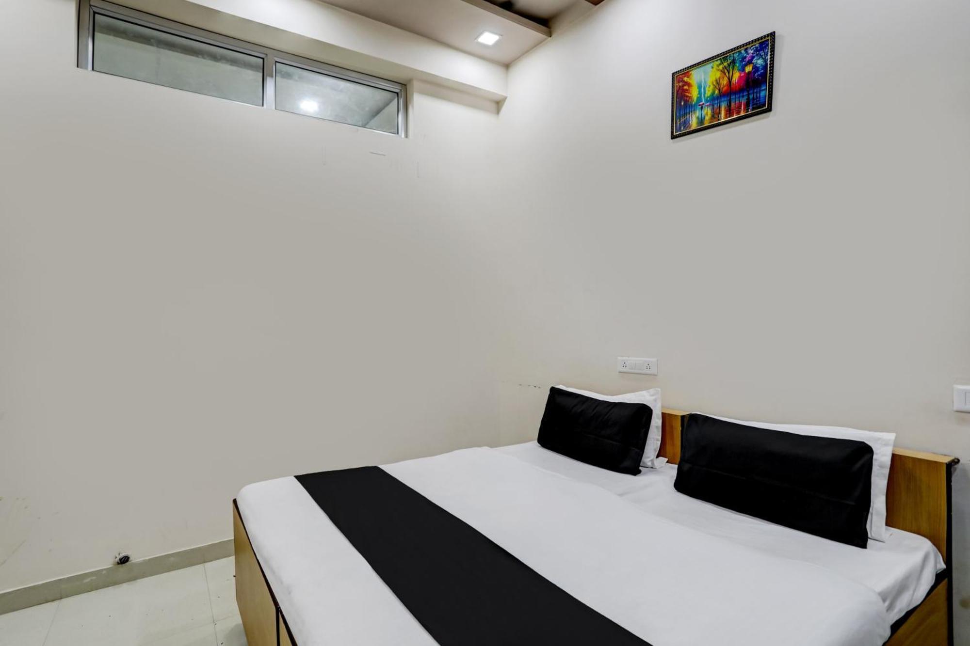 Hotel Collection O Dev S
