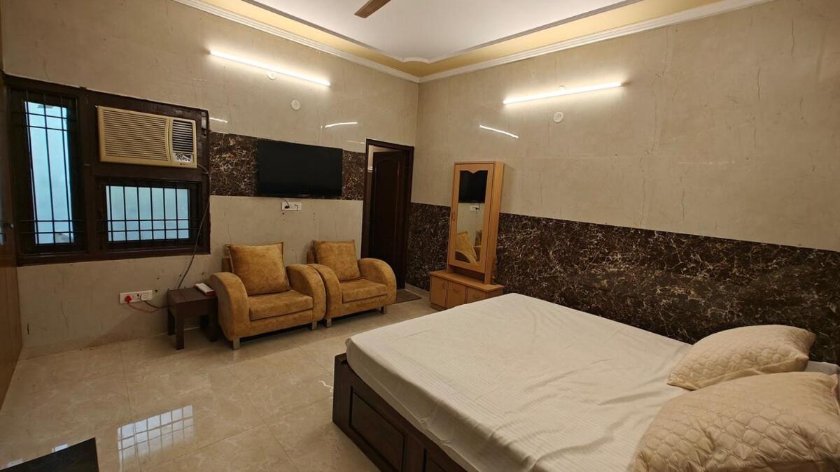 Private 2bhk In A With Terrace Access