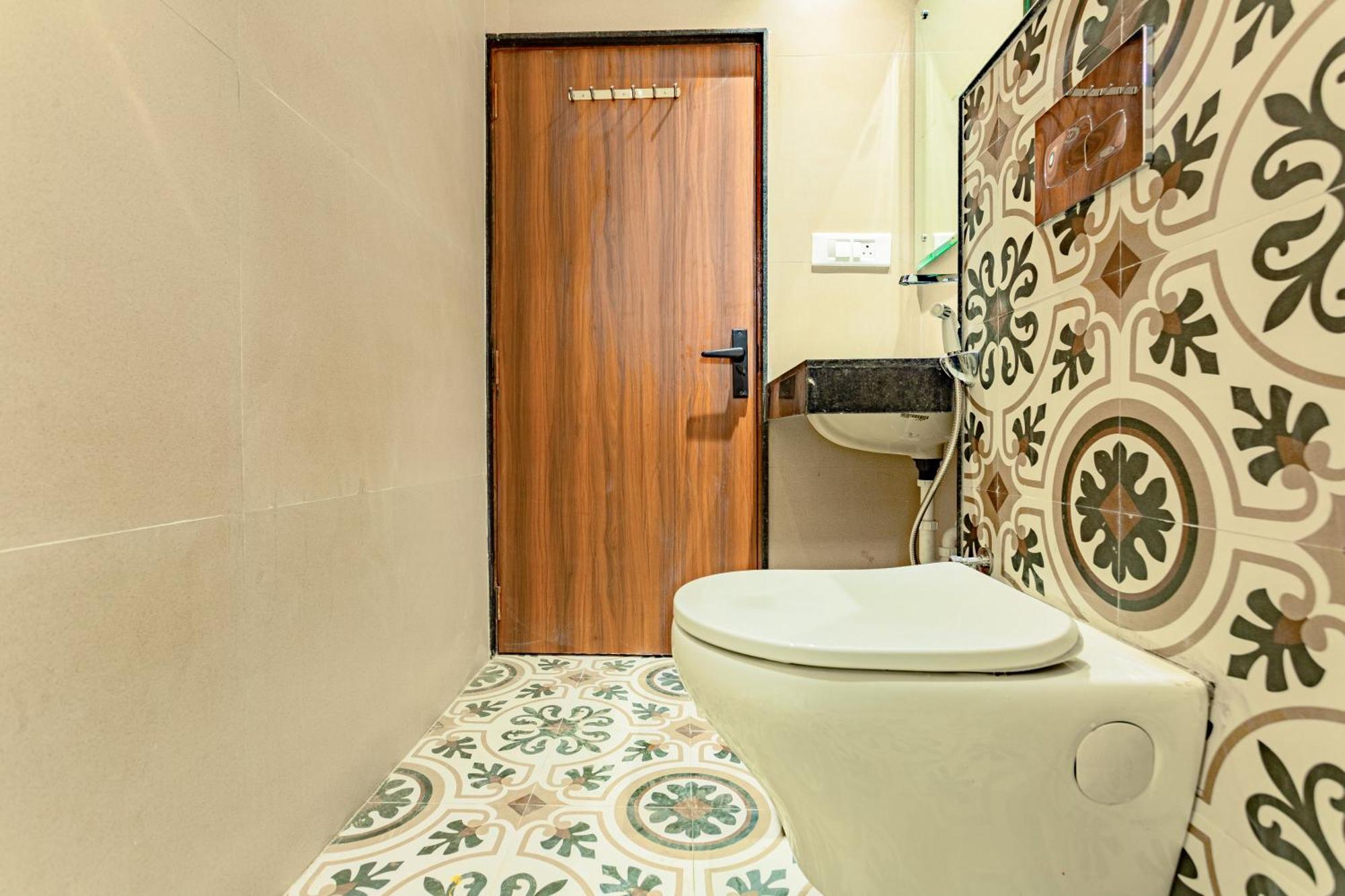 The Jaipur, Hathroi *