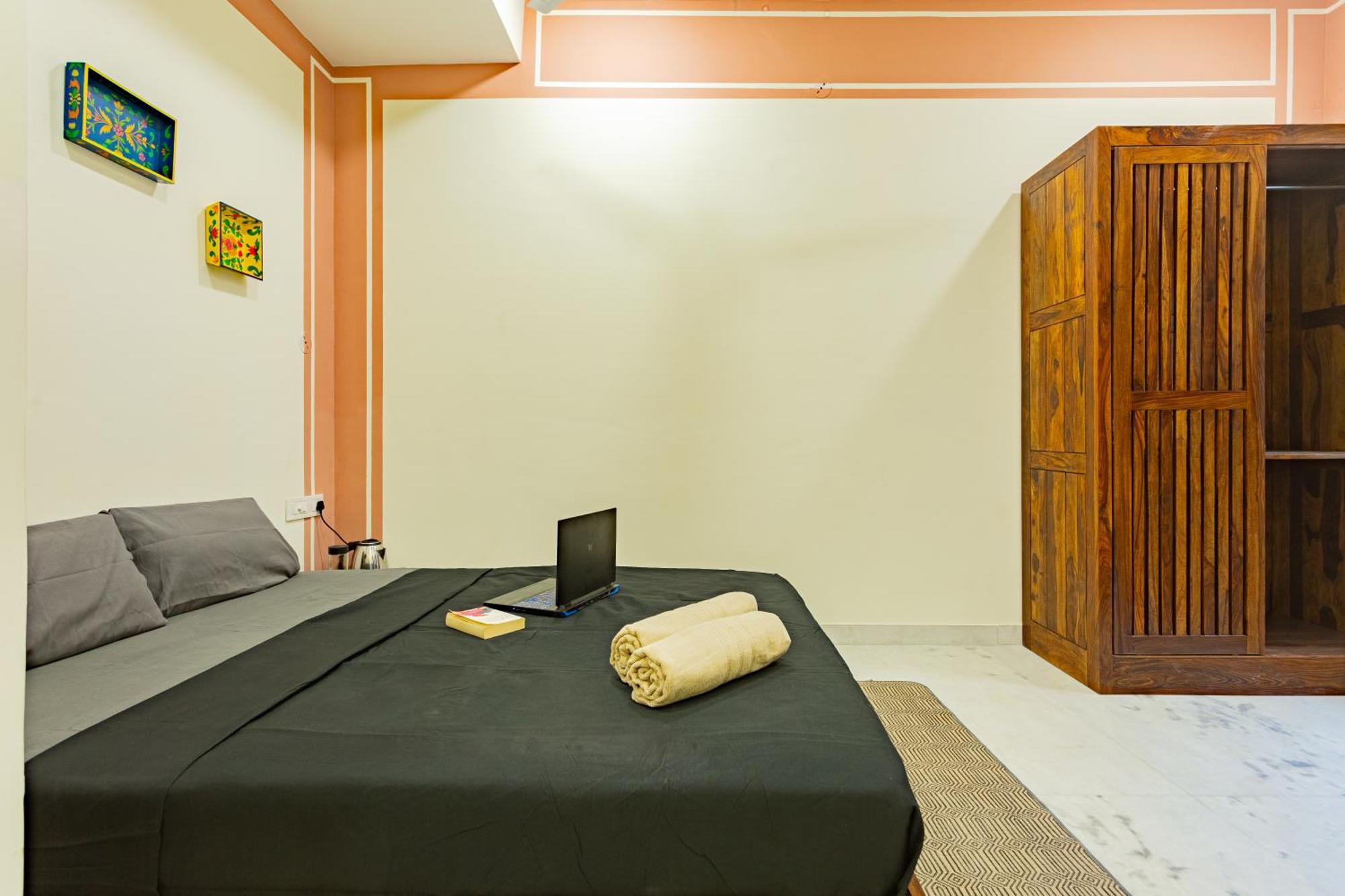 Hostel The Jaipur, Hathroi