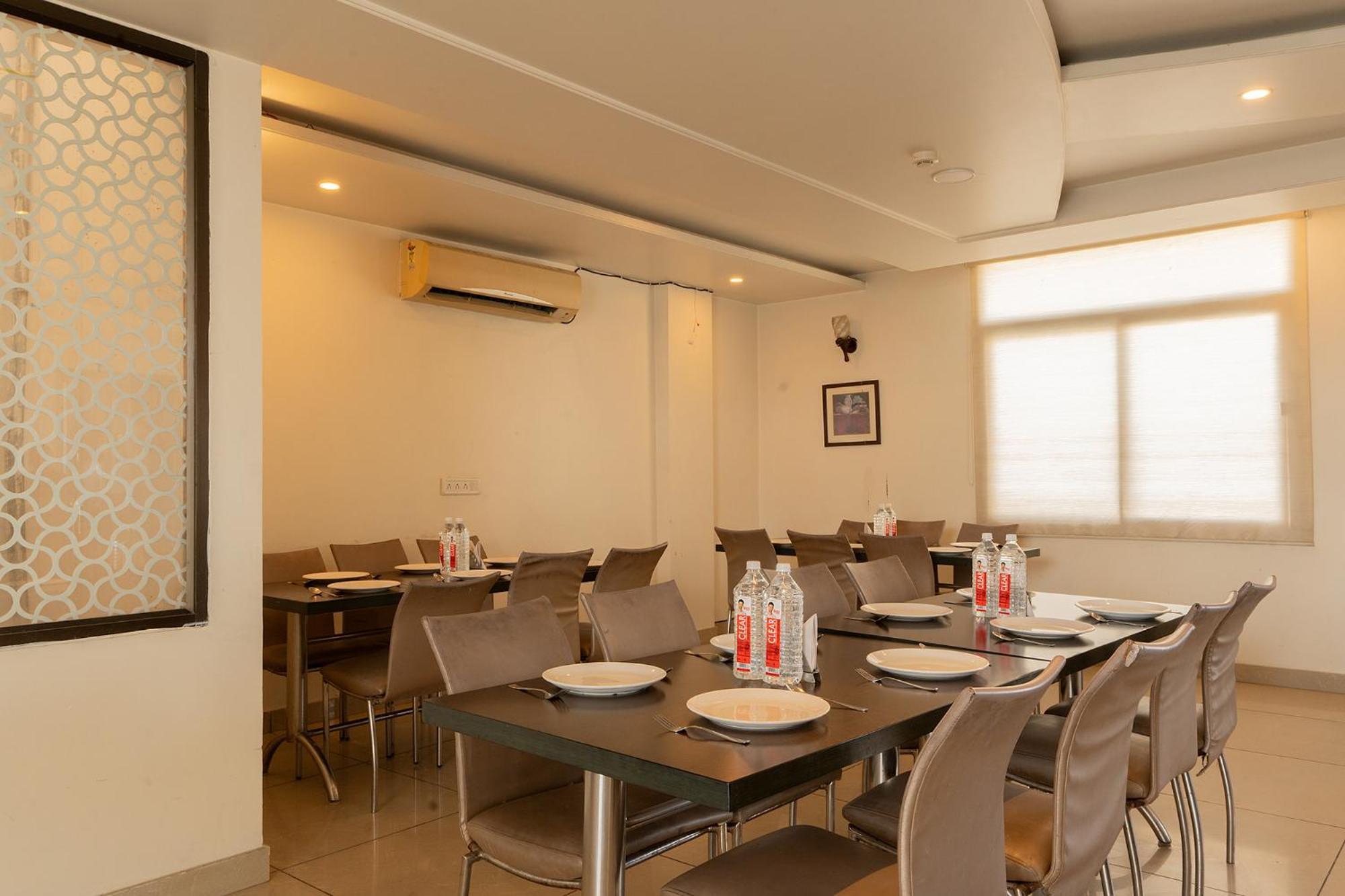 Fabhotel Signature Hotel 3*
