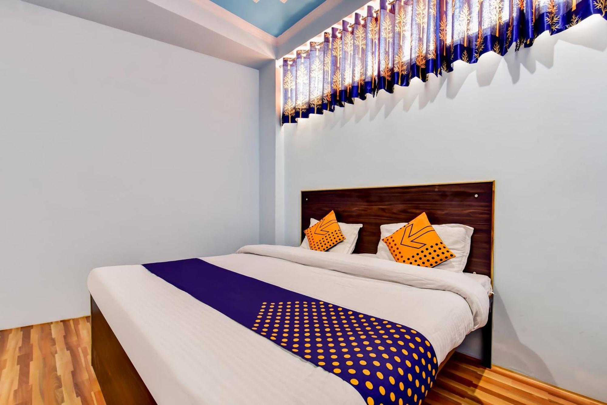 O Pushp Niwas Hotel