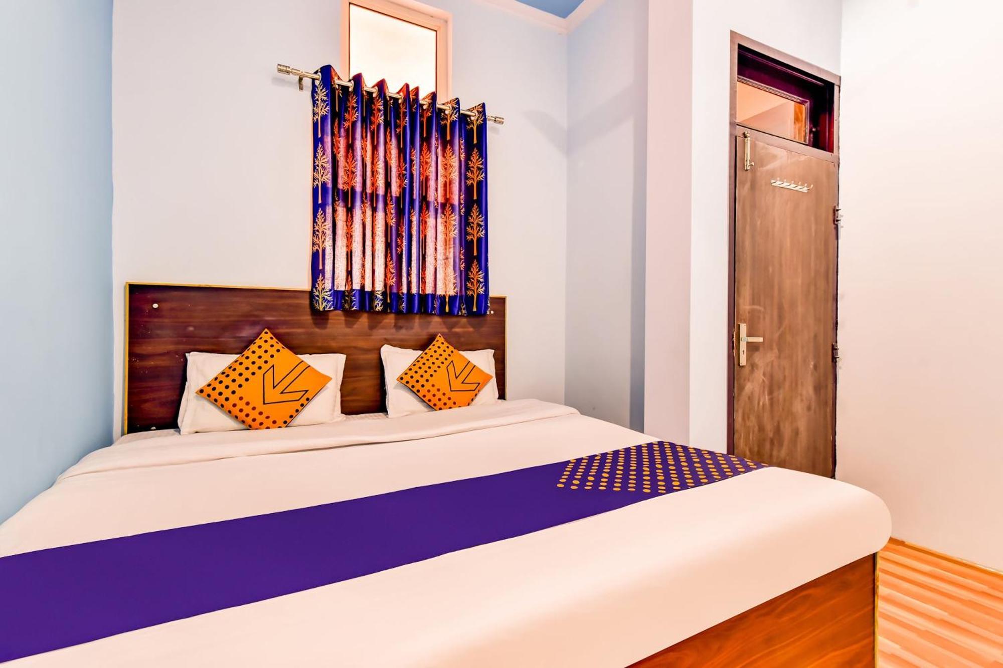 O Pushp Niwas Hotel