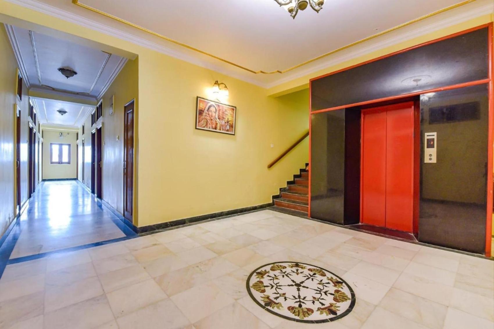 Vijay Niwas Hotel 3*