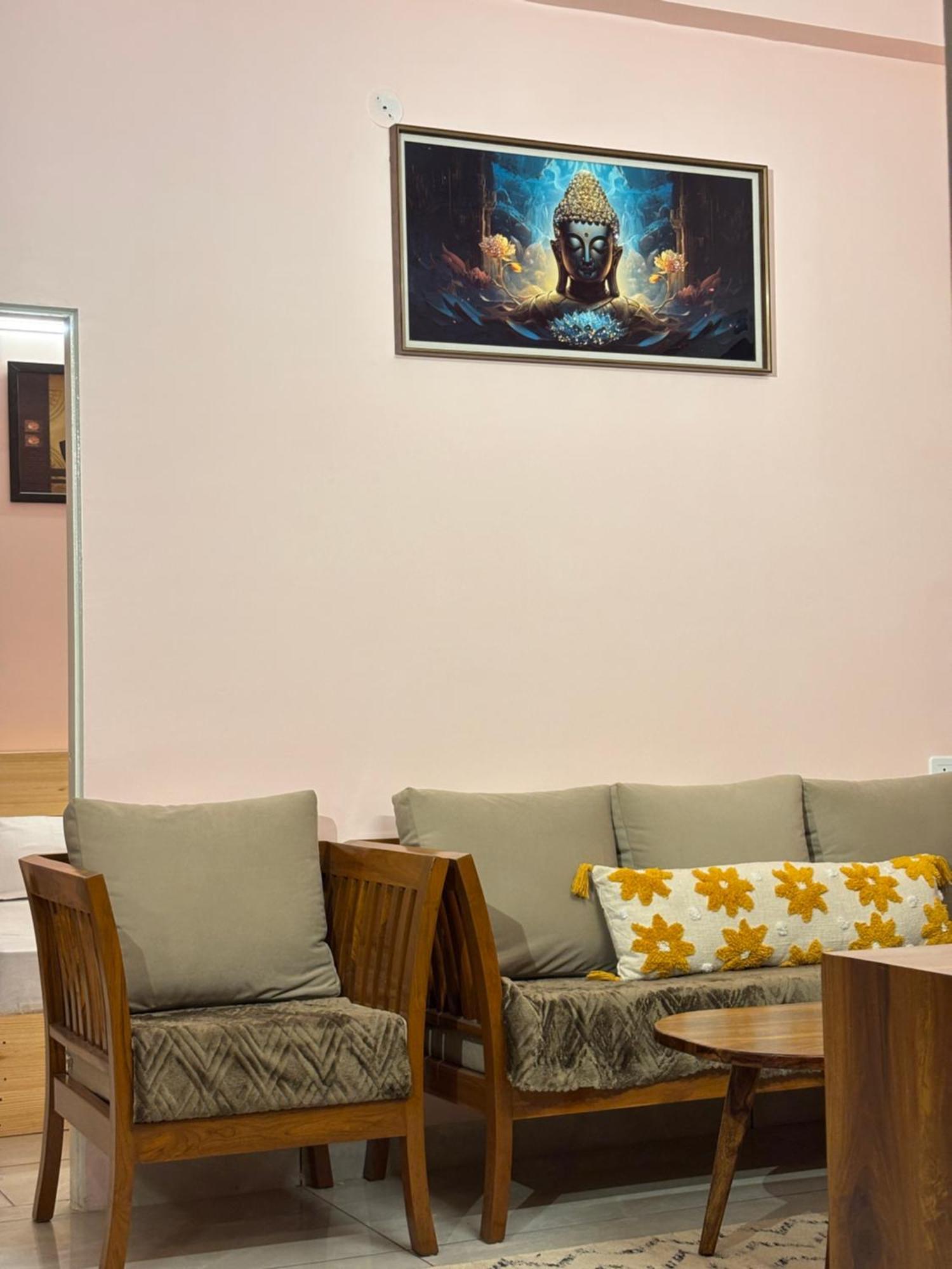 Mirah Apartment