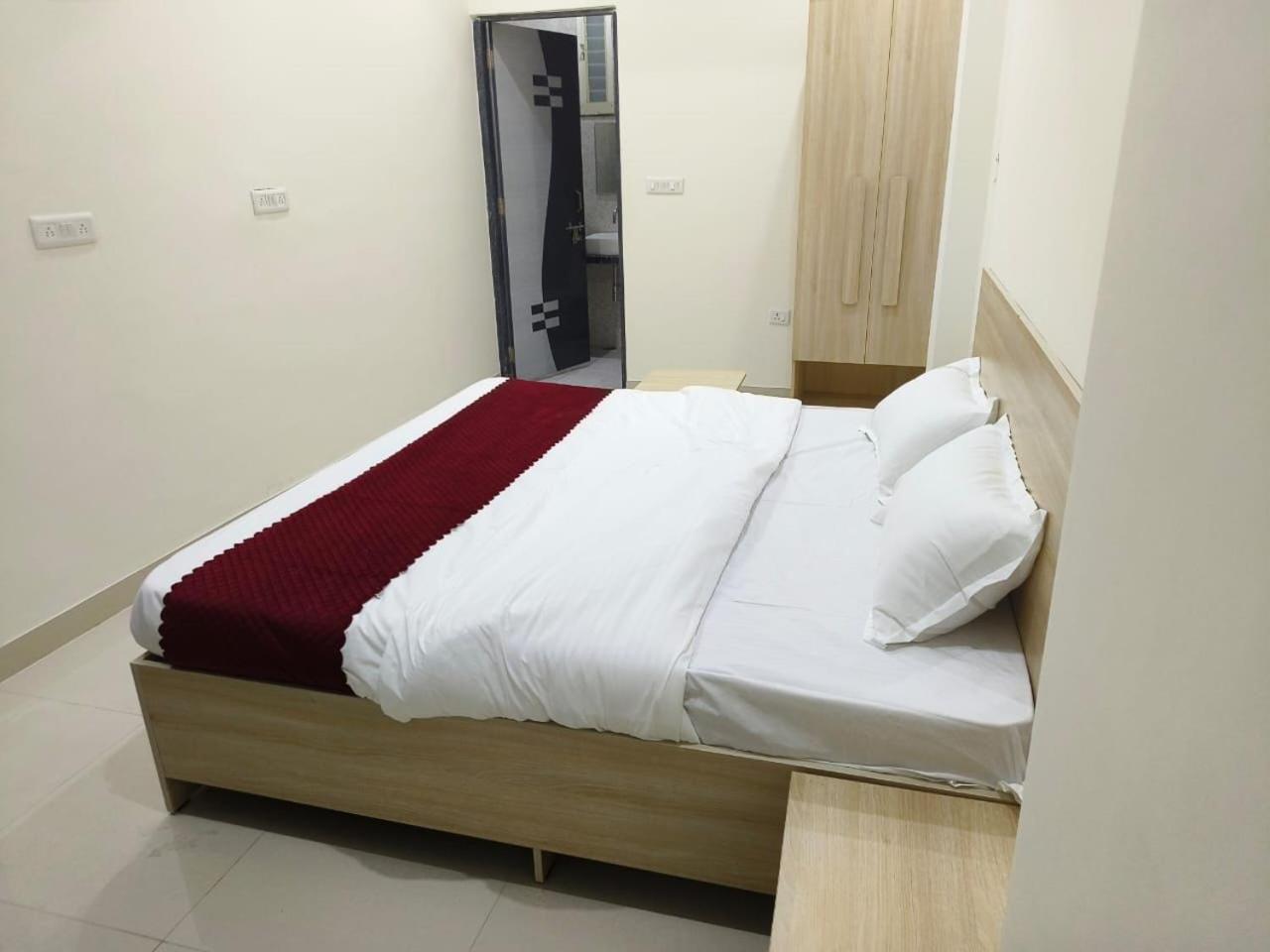 R G Residency Paying Hotel