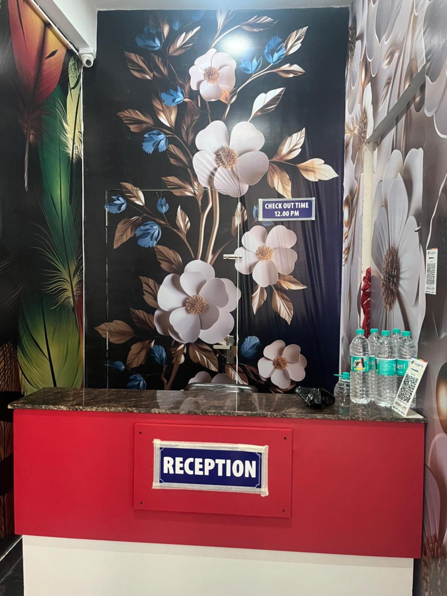 Hotel R G Residency Paying 3*