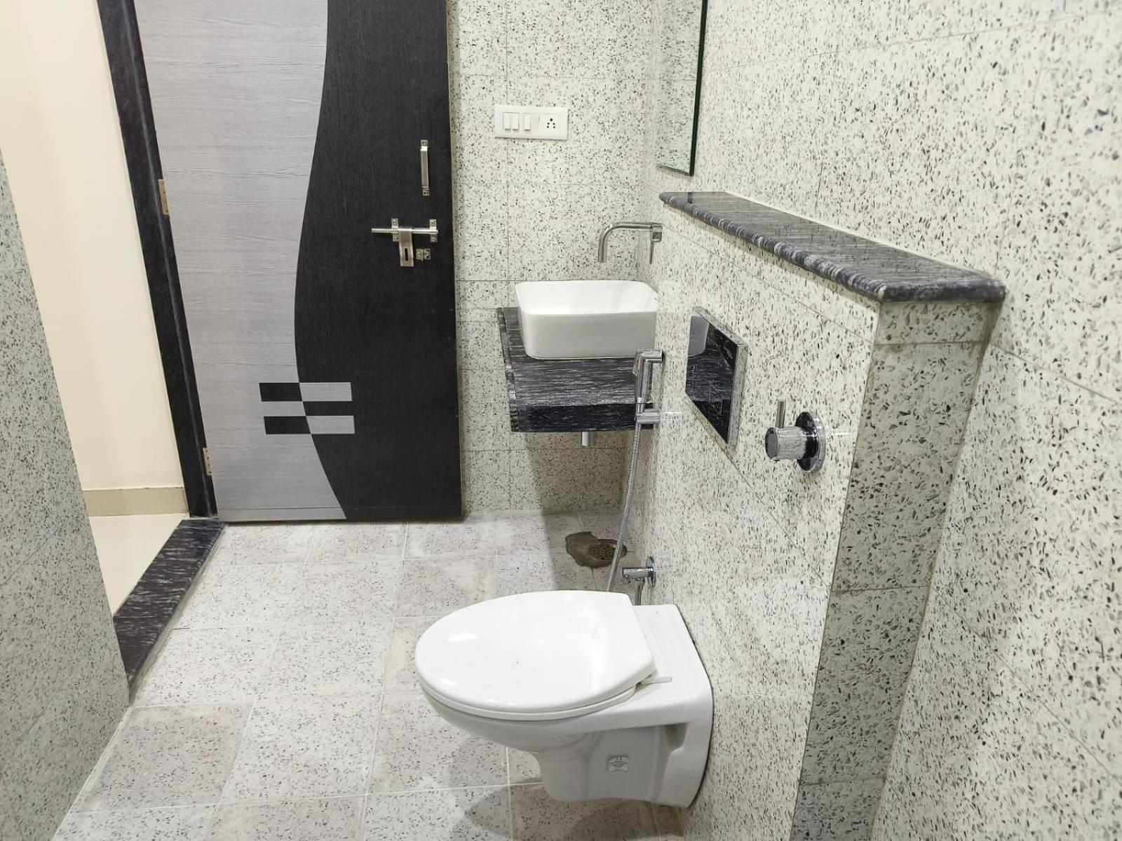 Hotel R G Residency Paying Jaipur