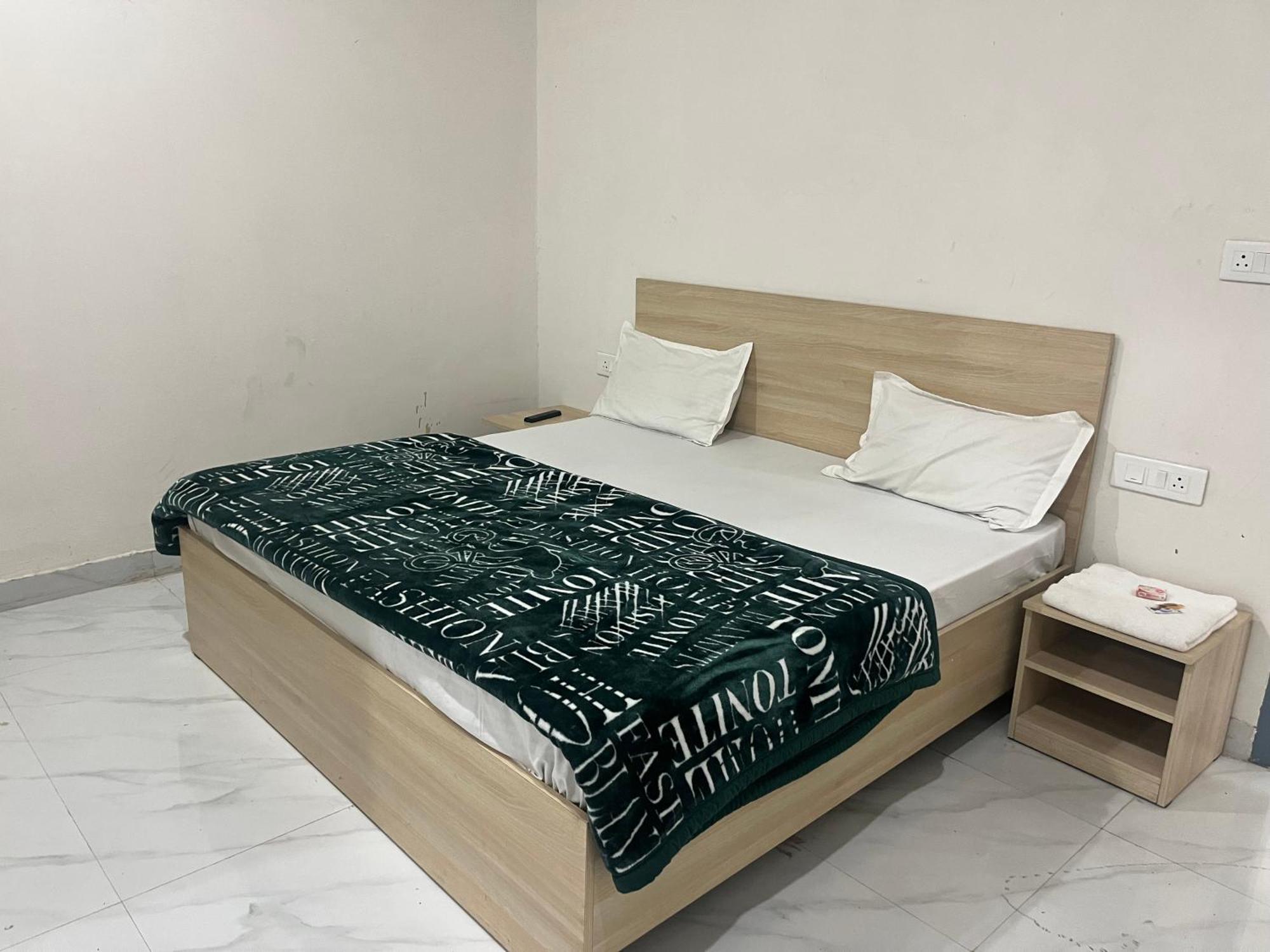 R G Residency Paying Jaipur