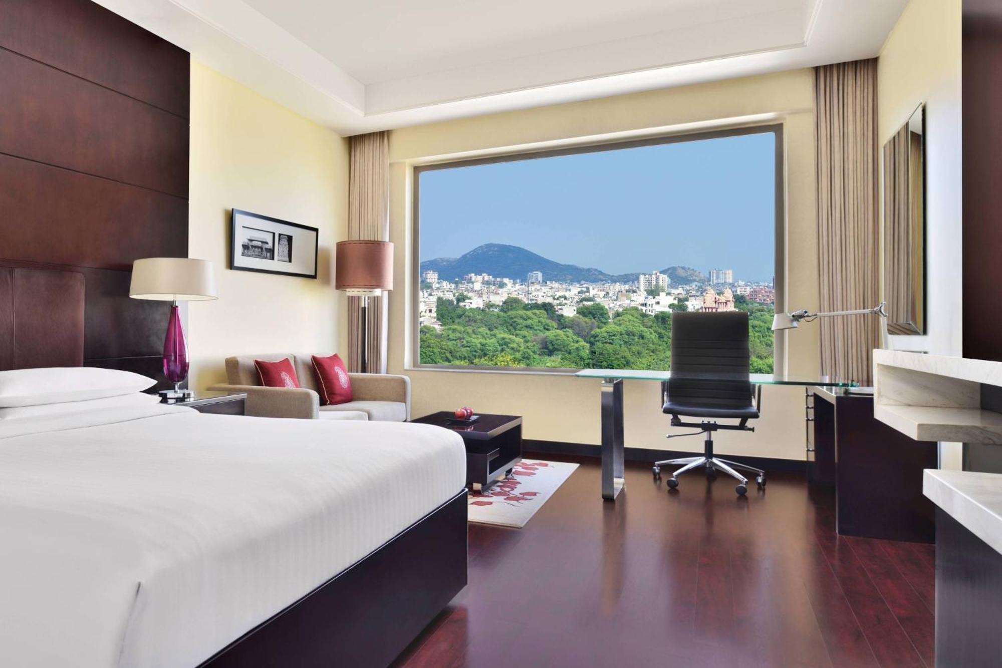 Marriott Hotel 5*