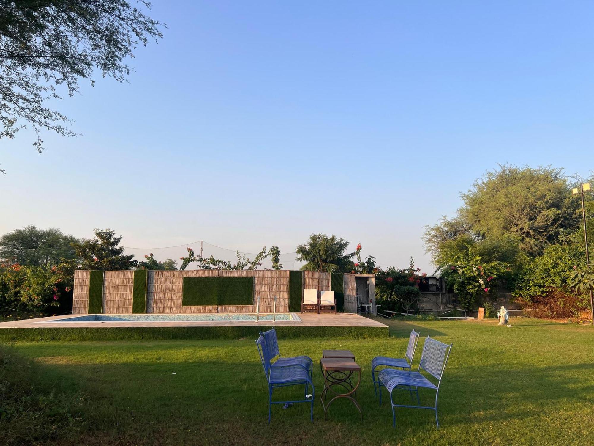 Gazibo Elegant Farm With Swimming Pool