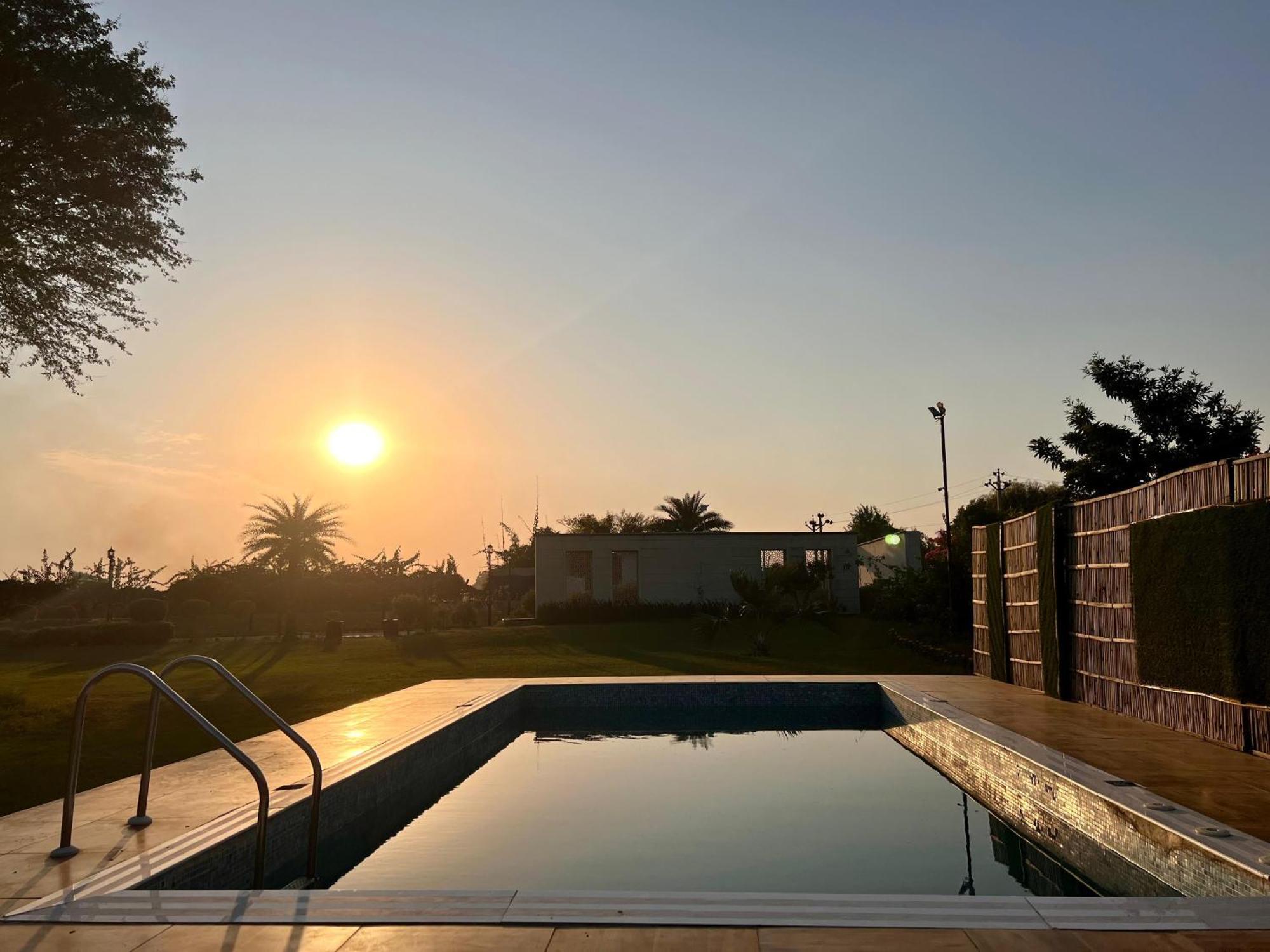 Gazibo Elegant Farm With Swimming Pool *