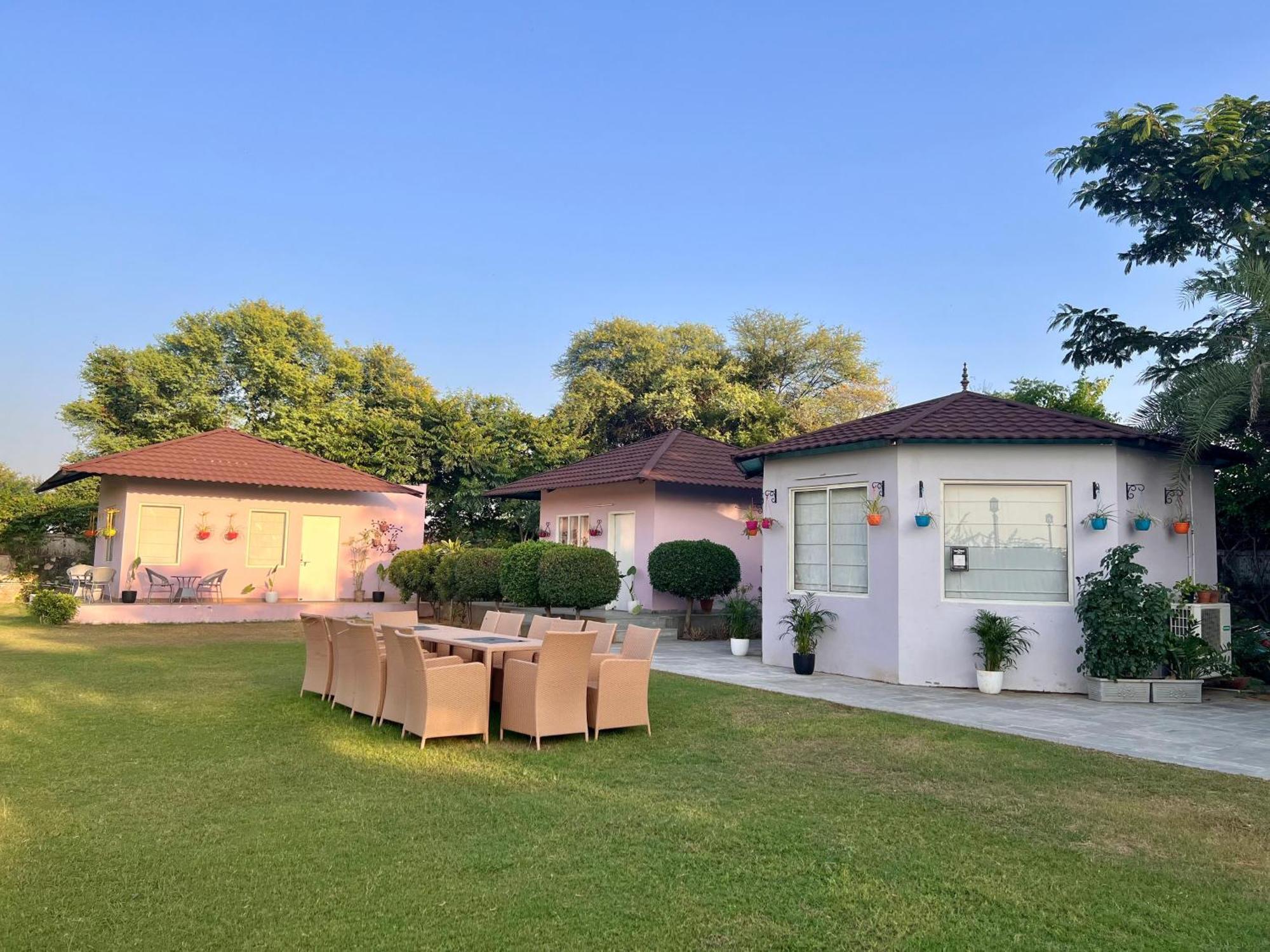 Gazibo Elegant Farm With Swimming Pool Holiday home