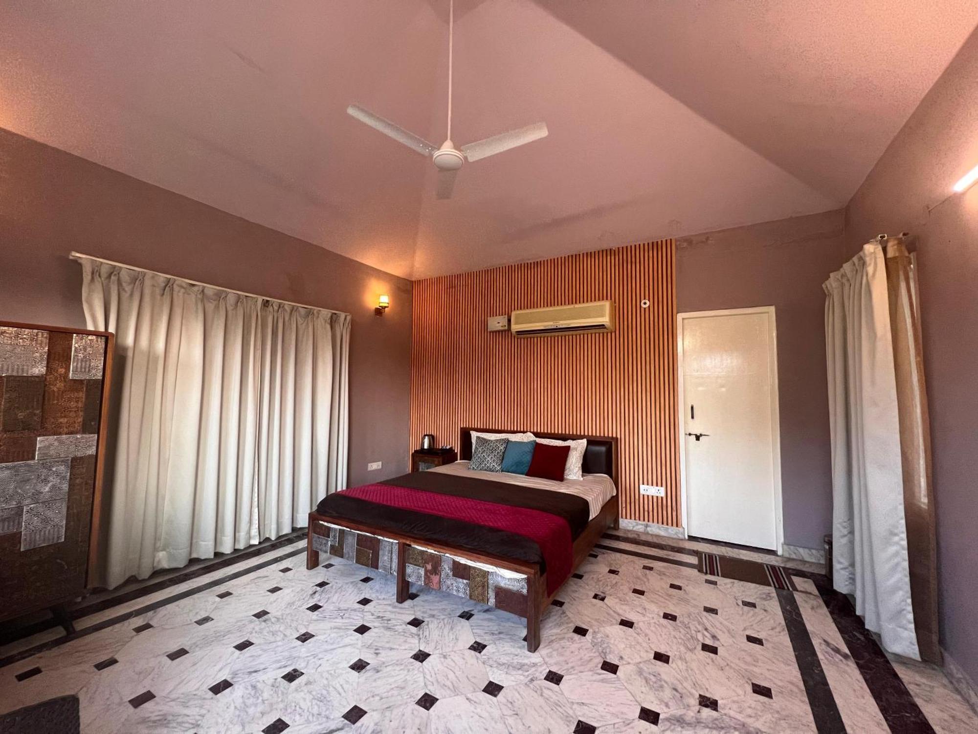 Gazibo Elegant Farm With Swimming Pool Holiday home Jaipur