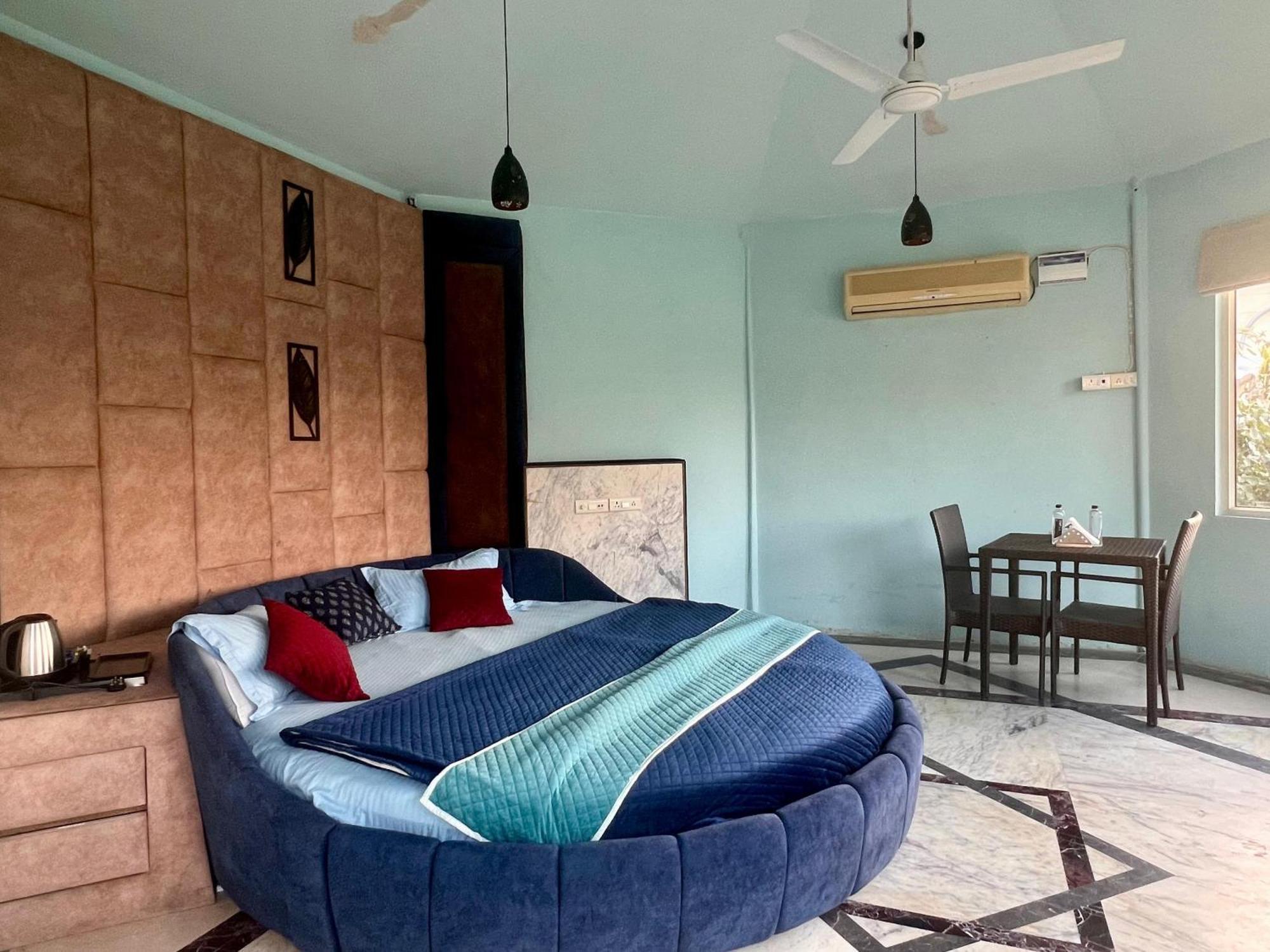 Gazibo Elegant Farm With Swimming Pool
