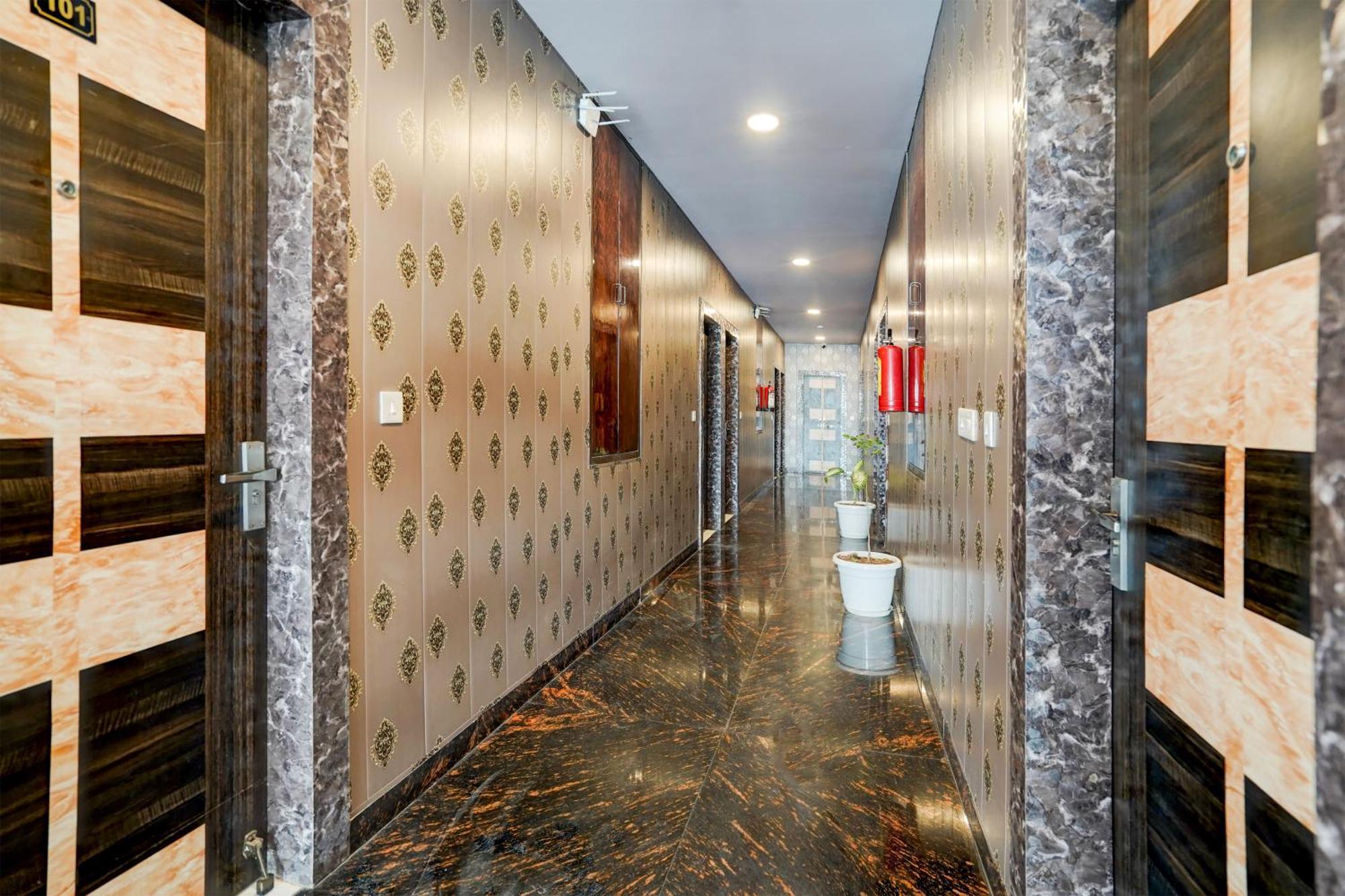 Townhouse Mansarovar Formerly Palm Tree Hotel 4*