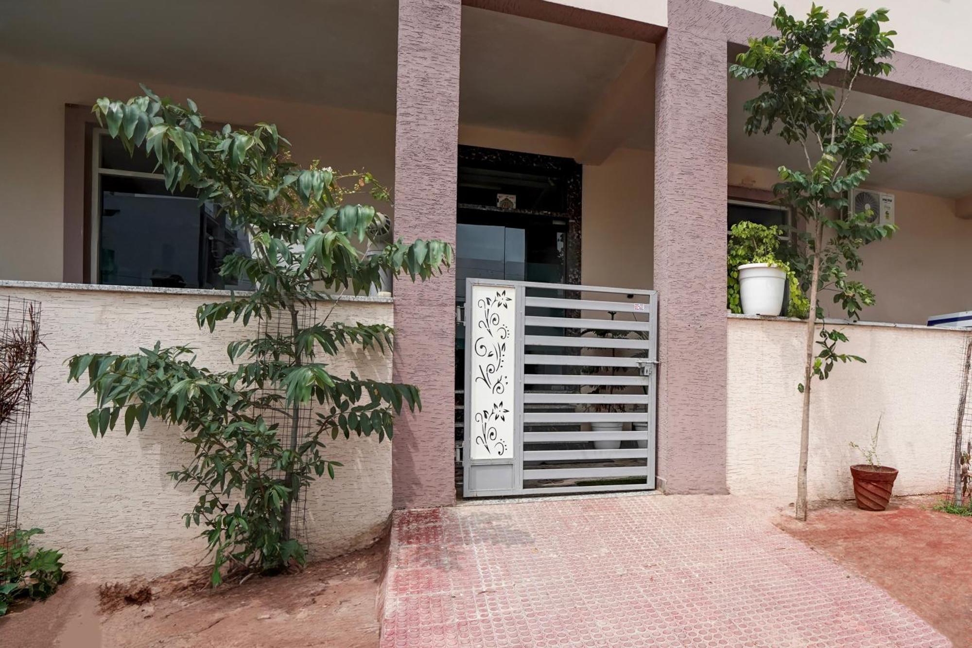 Townhouse Mansarovar Formerly Palm Tree 4*