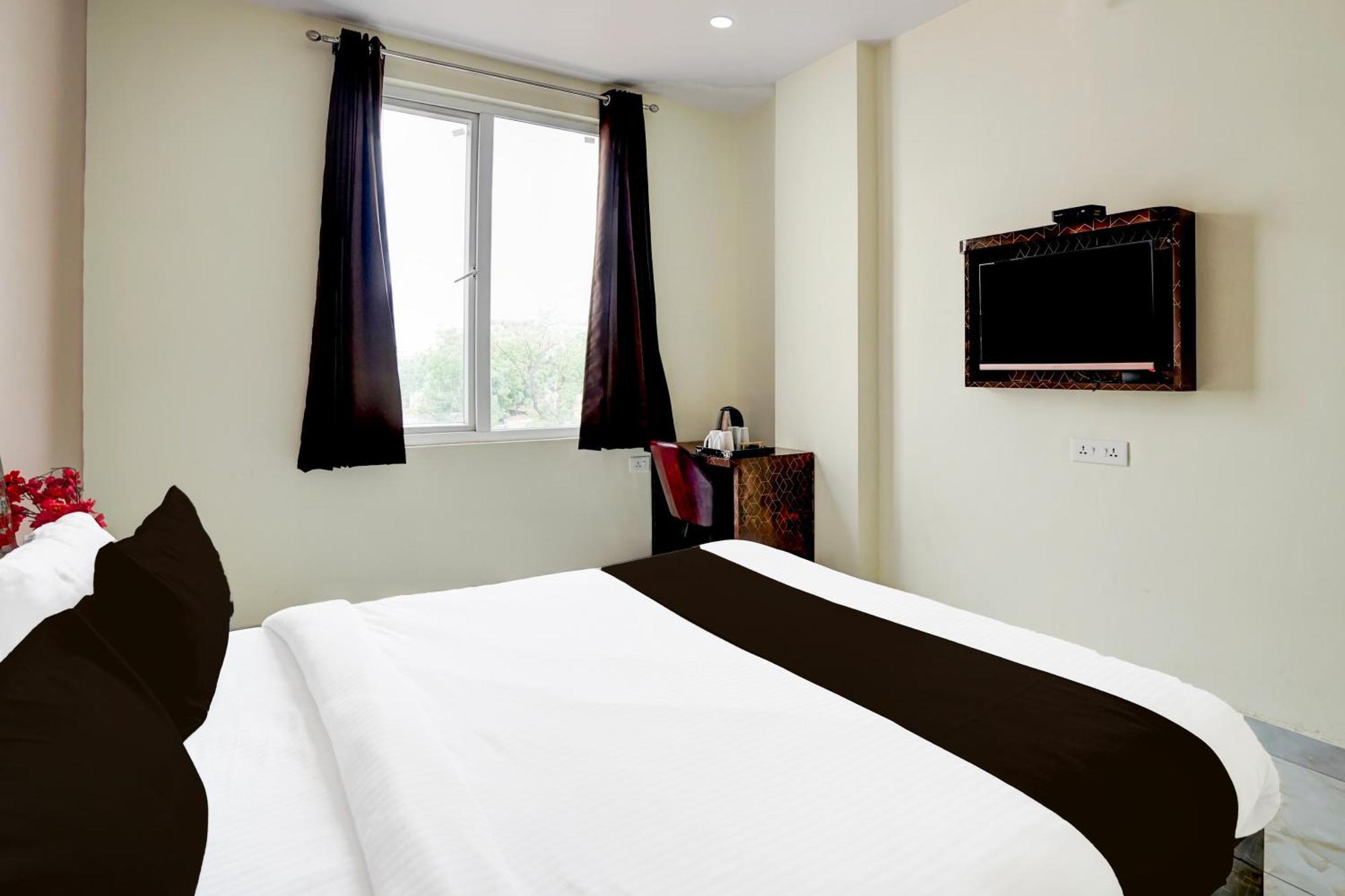 Townhouse Mansarovar Formerly Palm Tree Hotel