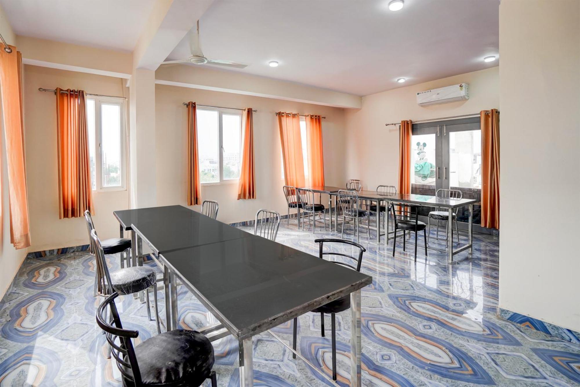 Townhouse Mansarovar Formerly Palm Tree 4*