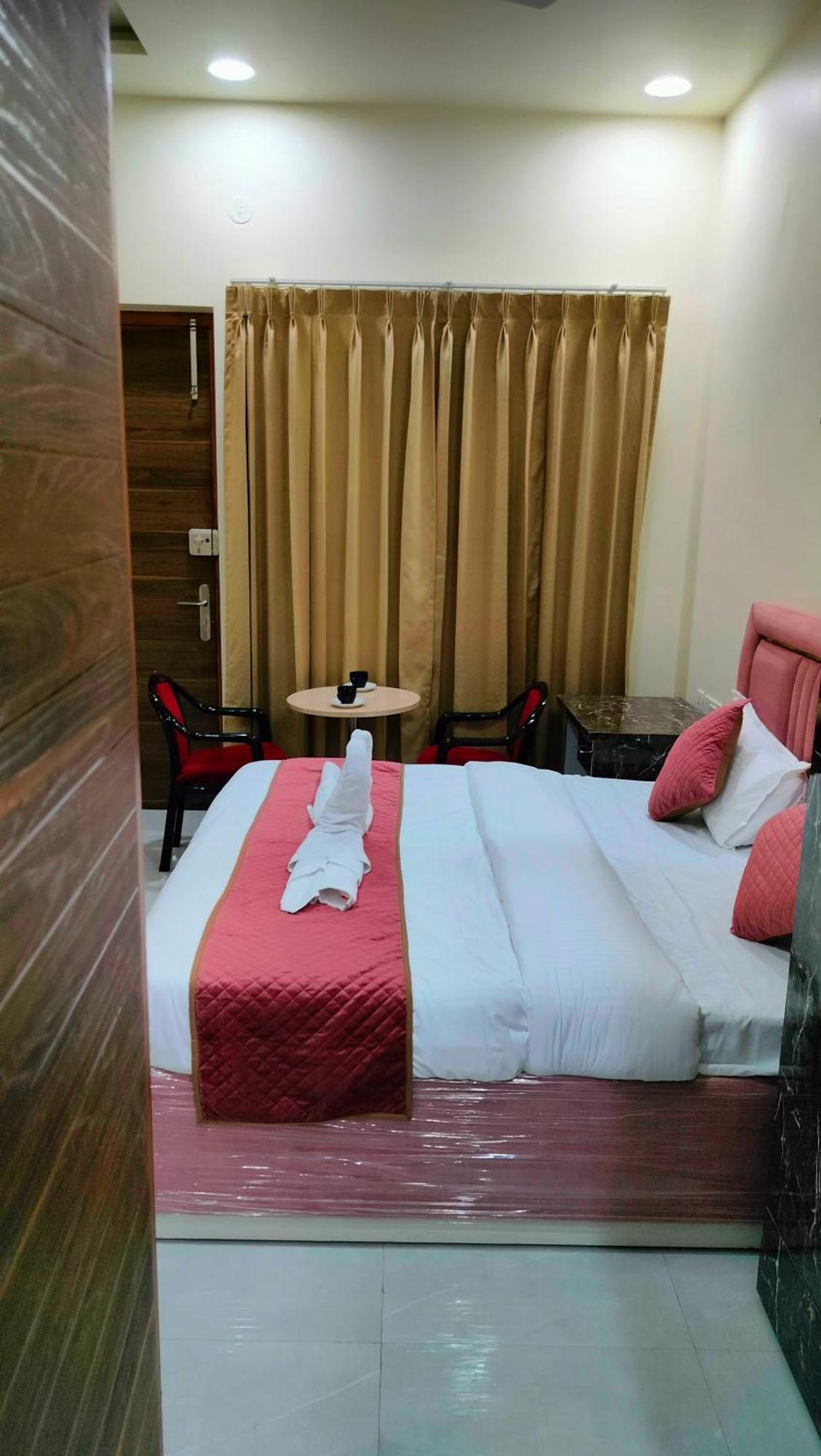 Abhinandan Hotel