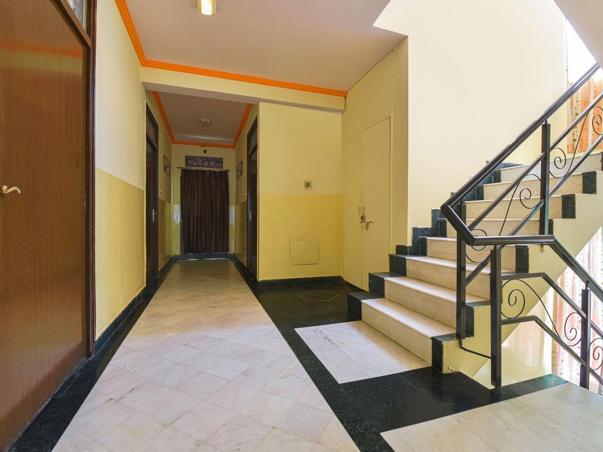 Collection O Anuja Palace Hotel Jaipur