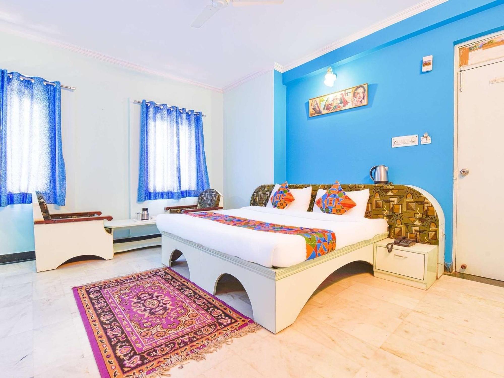 Hotel Collection O Anuja Palace