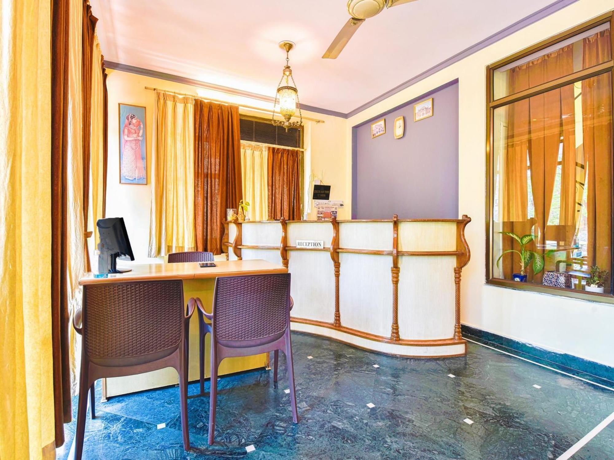 Hotel Collection O Anuja Palace