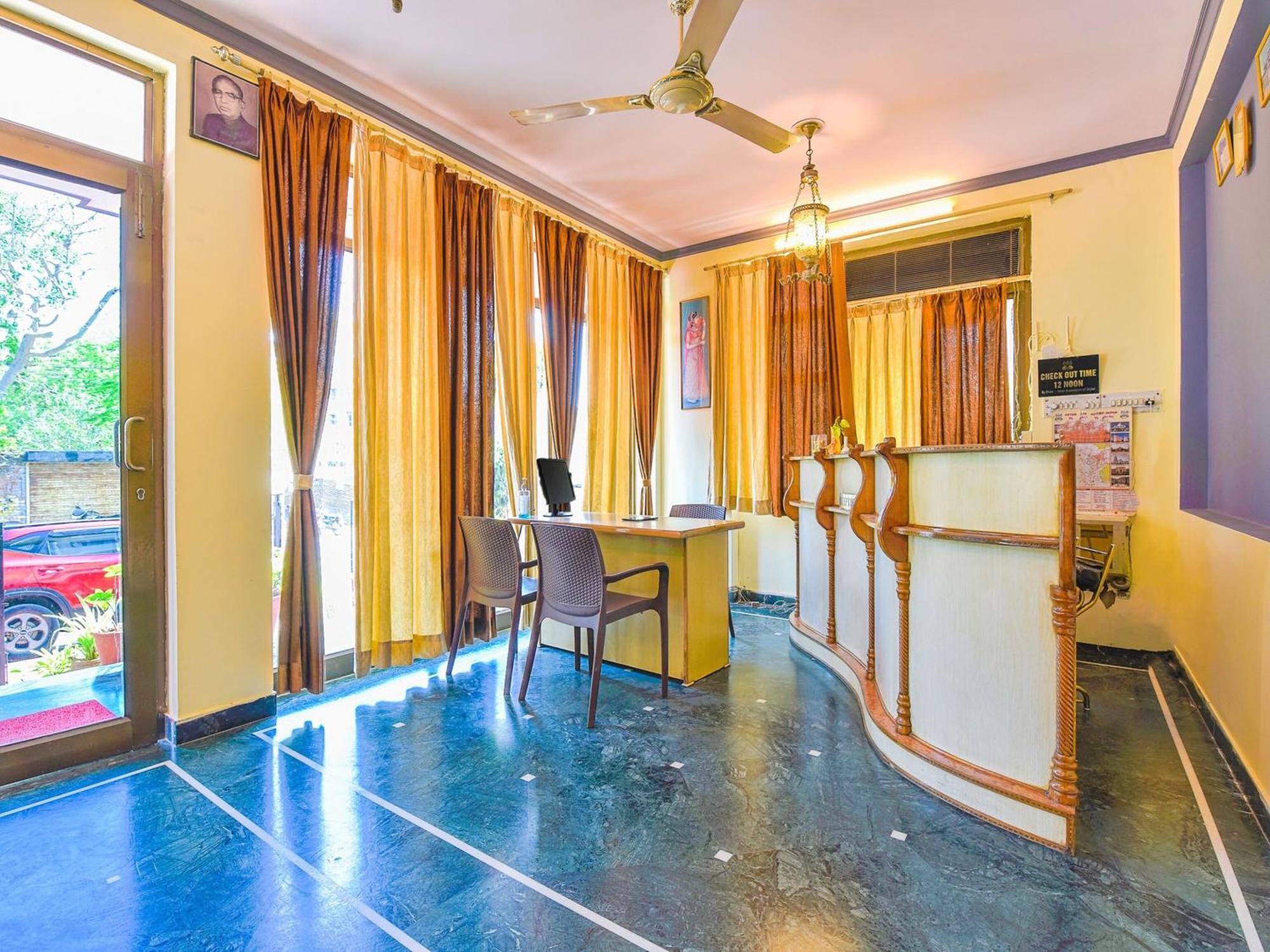 Hotel Collection O Anuja Palace Jaipur