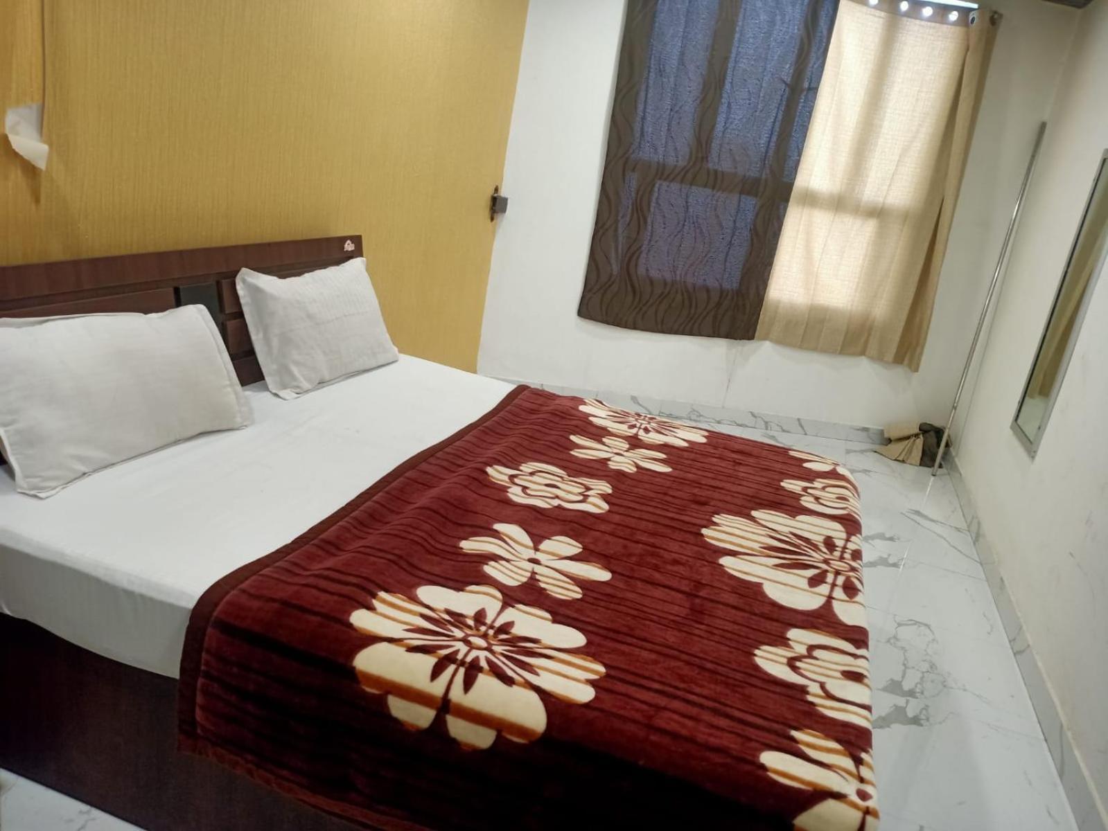 Sapphire Palace 3