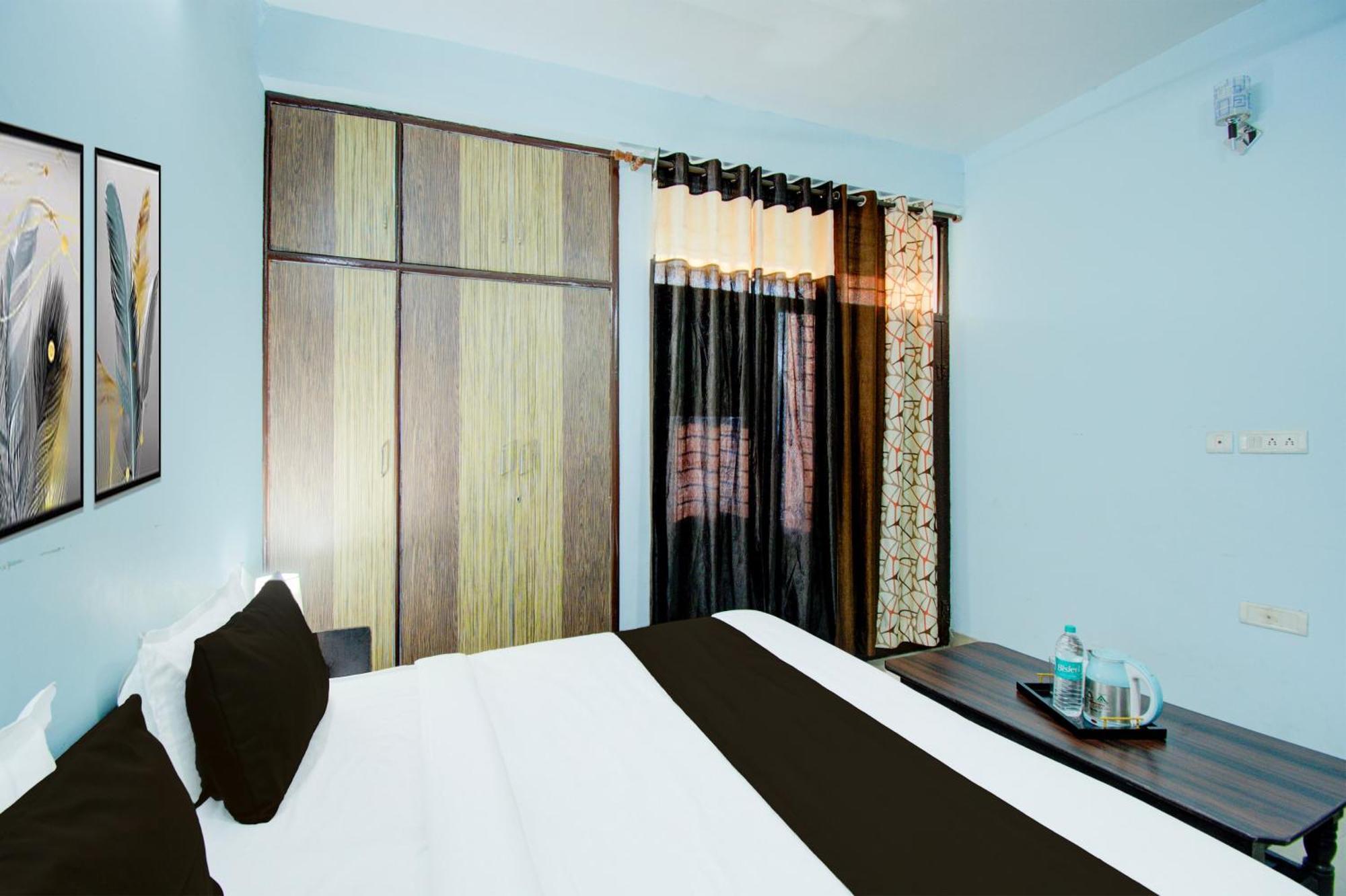 O Radhe Hotel 3*