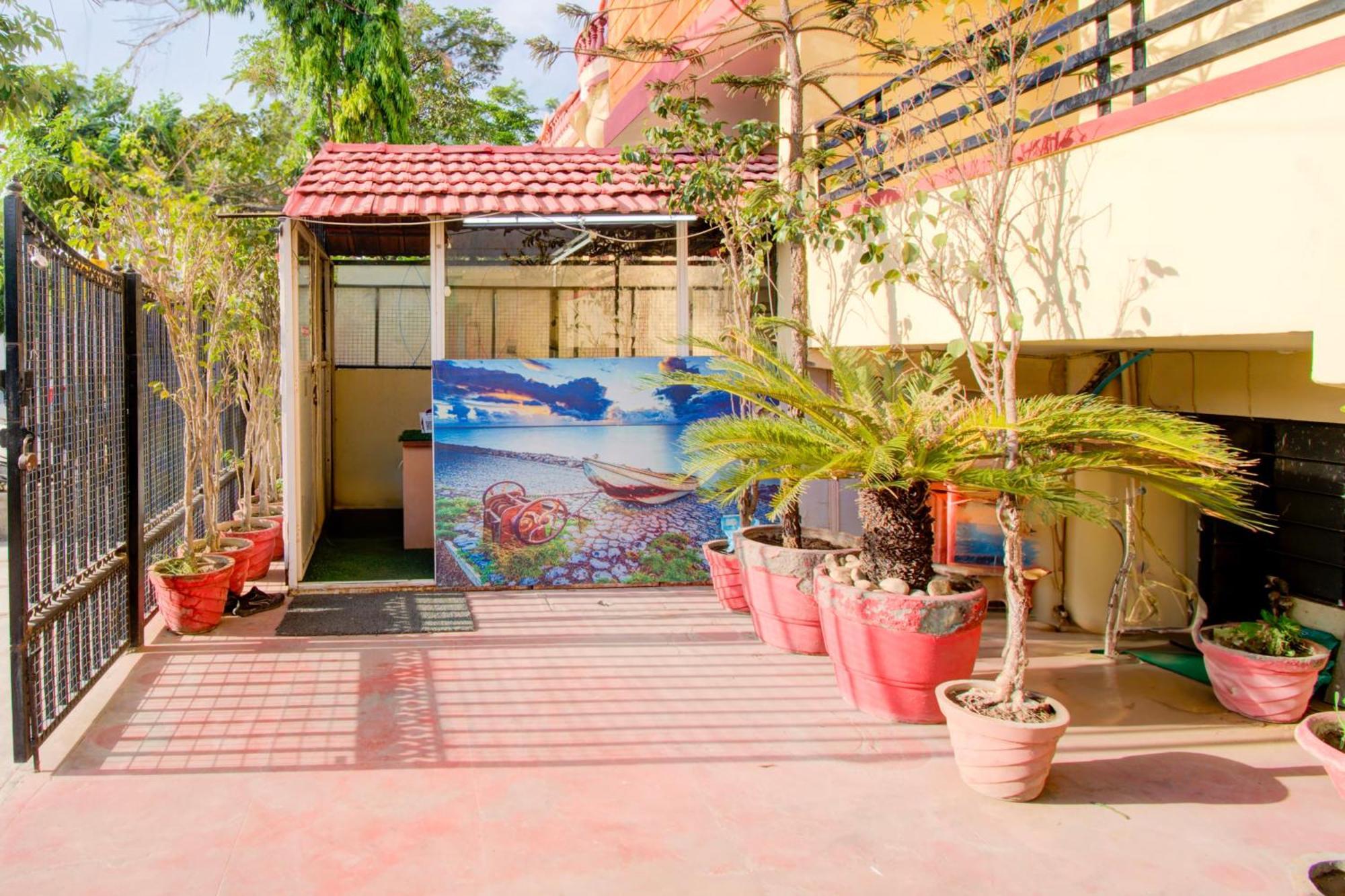 Hotel O Radhe 3*