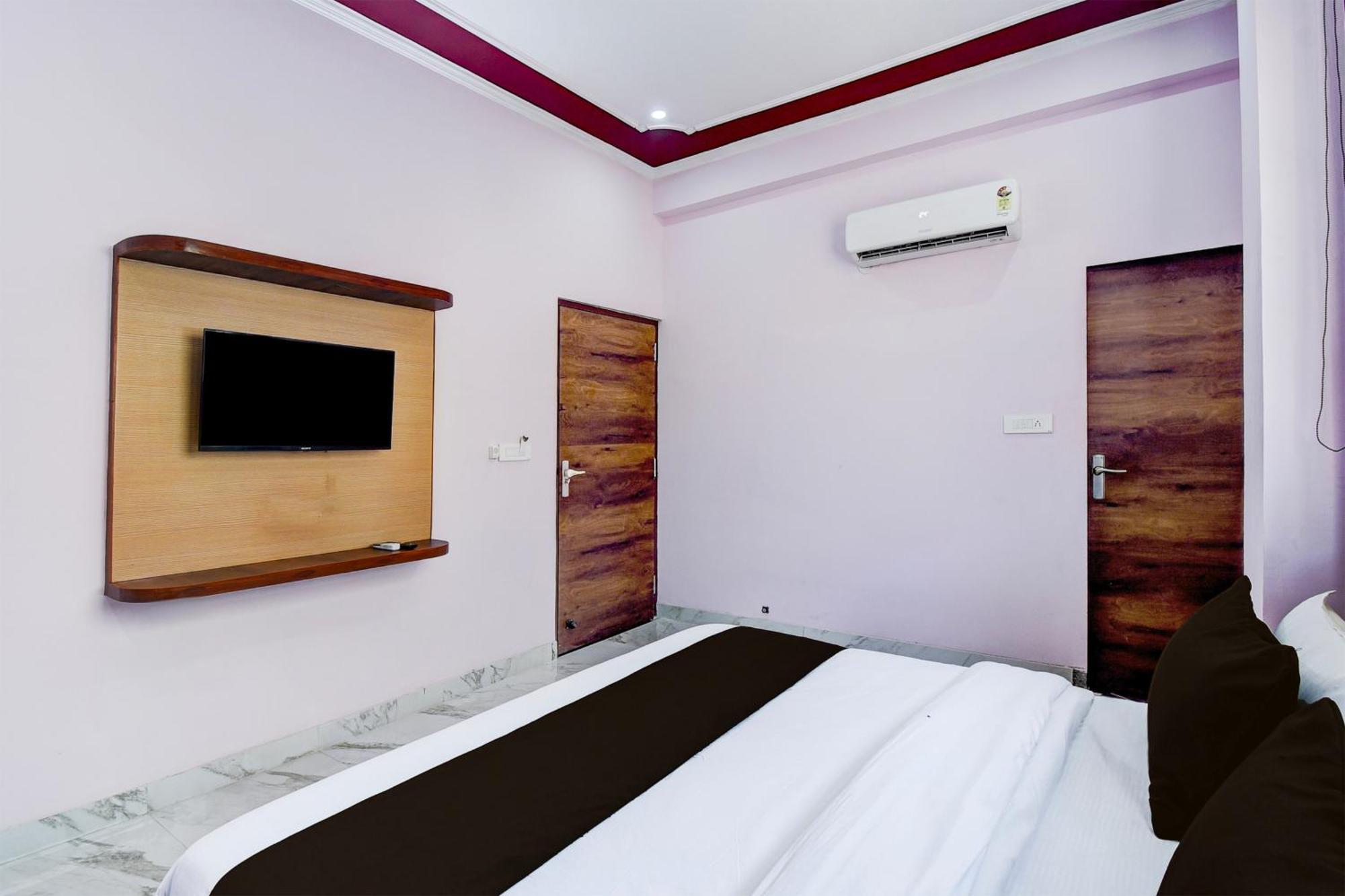 Hotel O Lavish Palace Jaipur