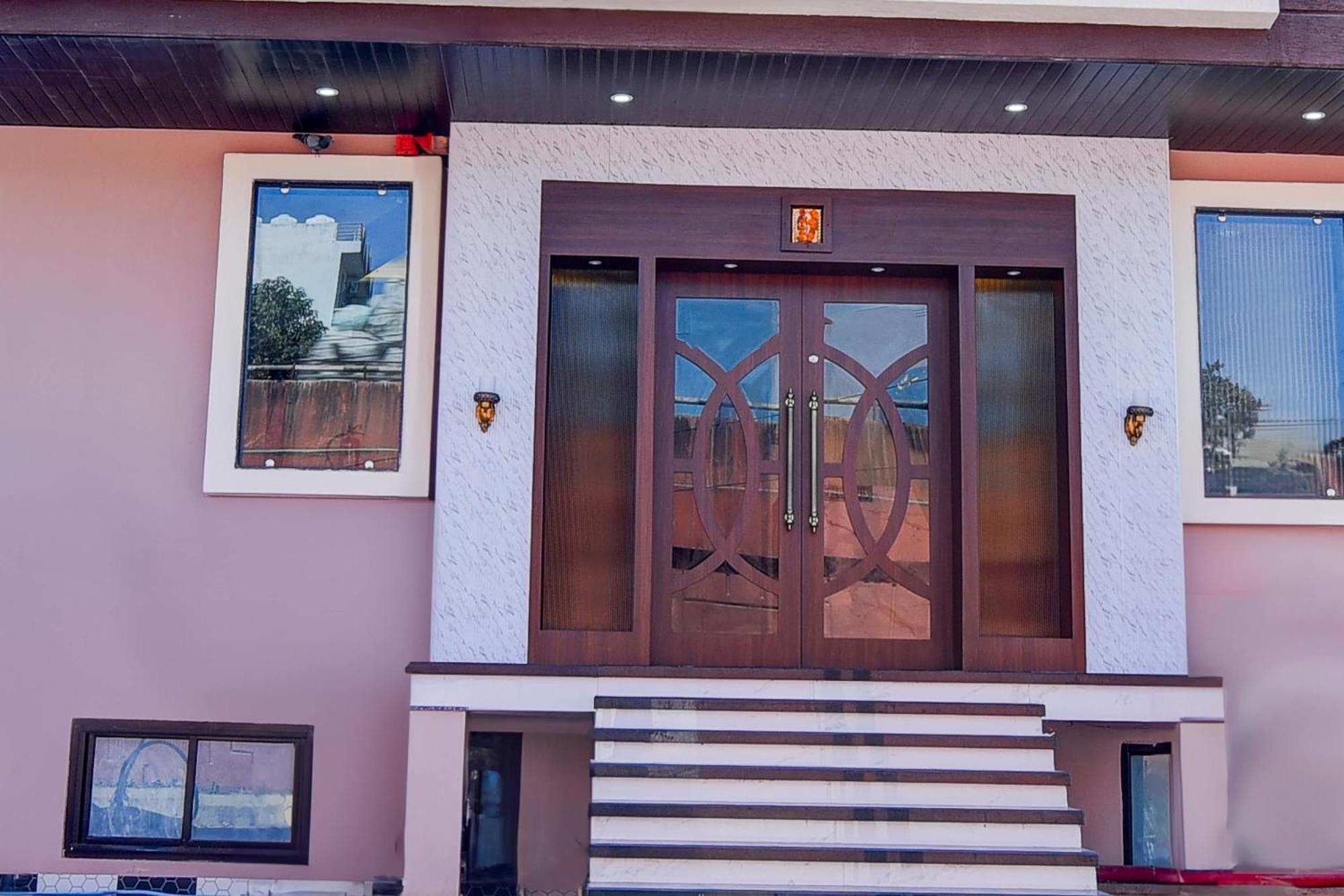 Hotel O Lavish Palace Jaipur