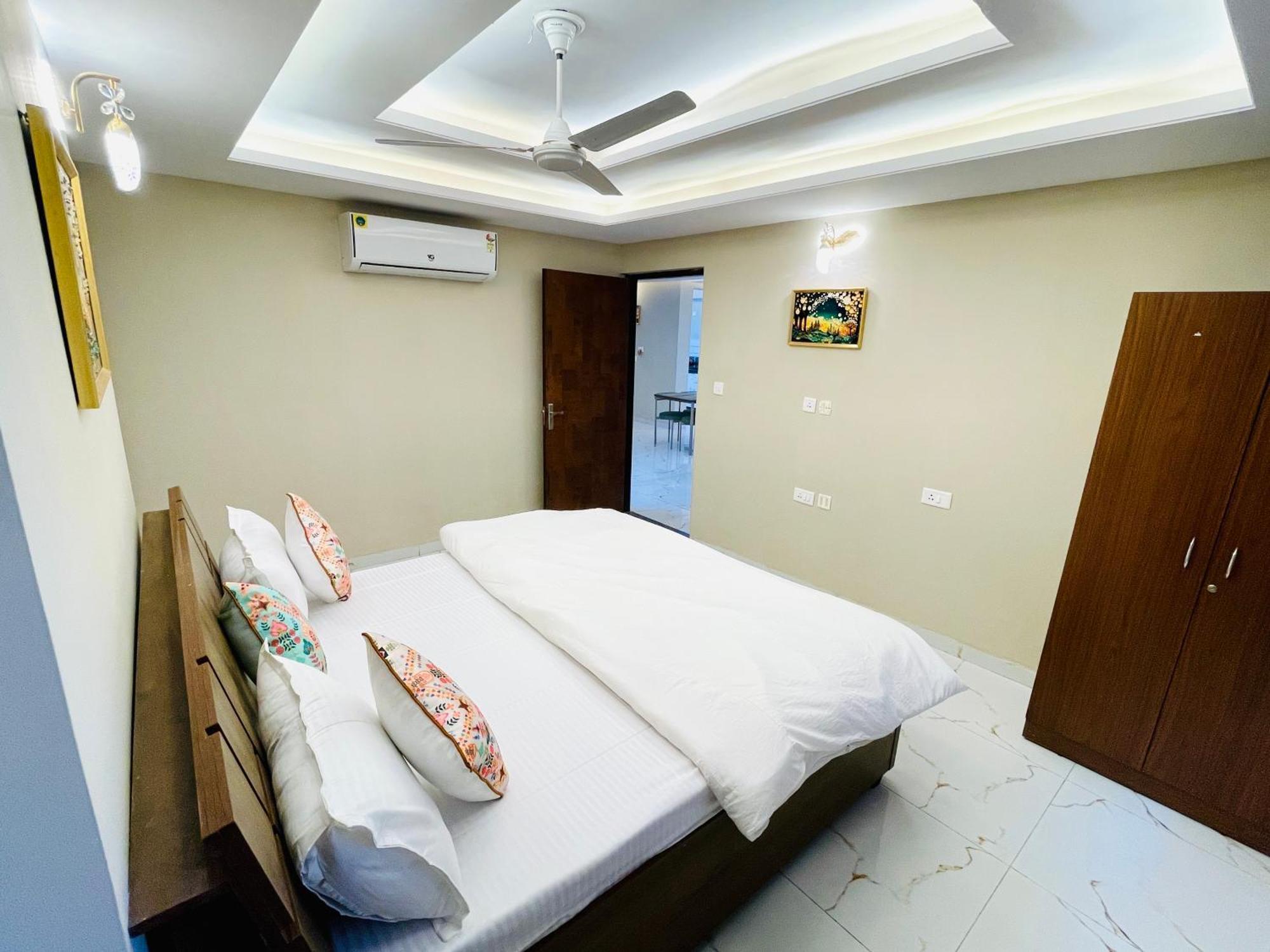Skyhigh Luxuria Near Airport Spacious Citycenter *