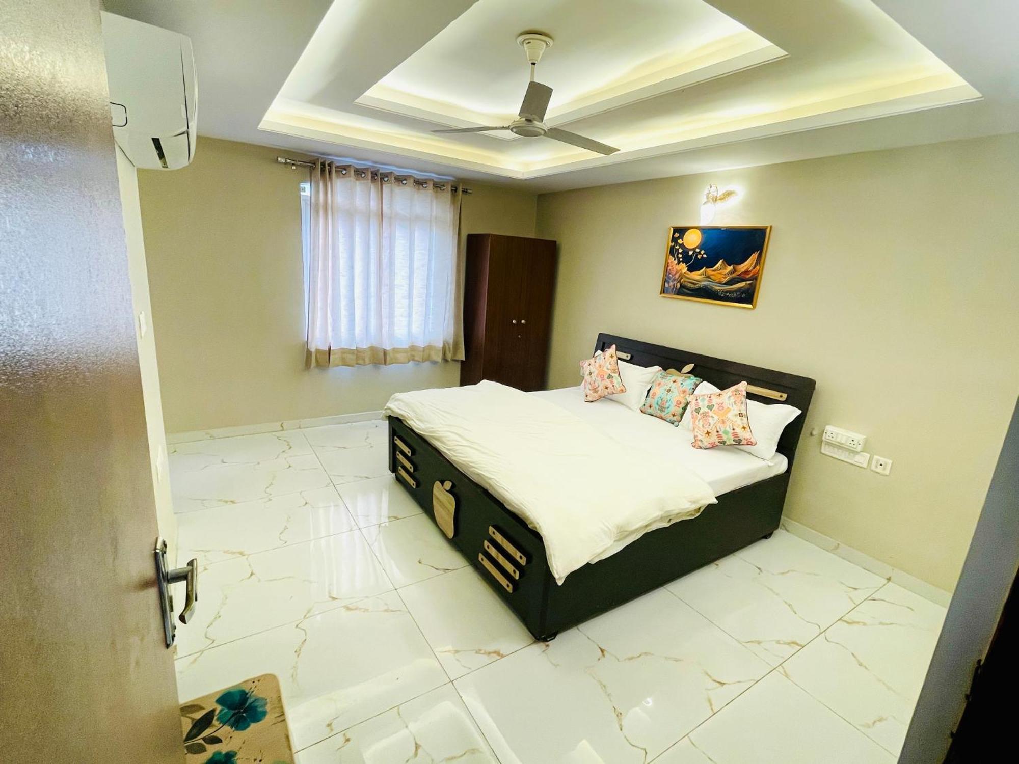 Skyhigh Luxuria Near Airport Spacious Citycenter Apartment *