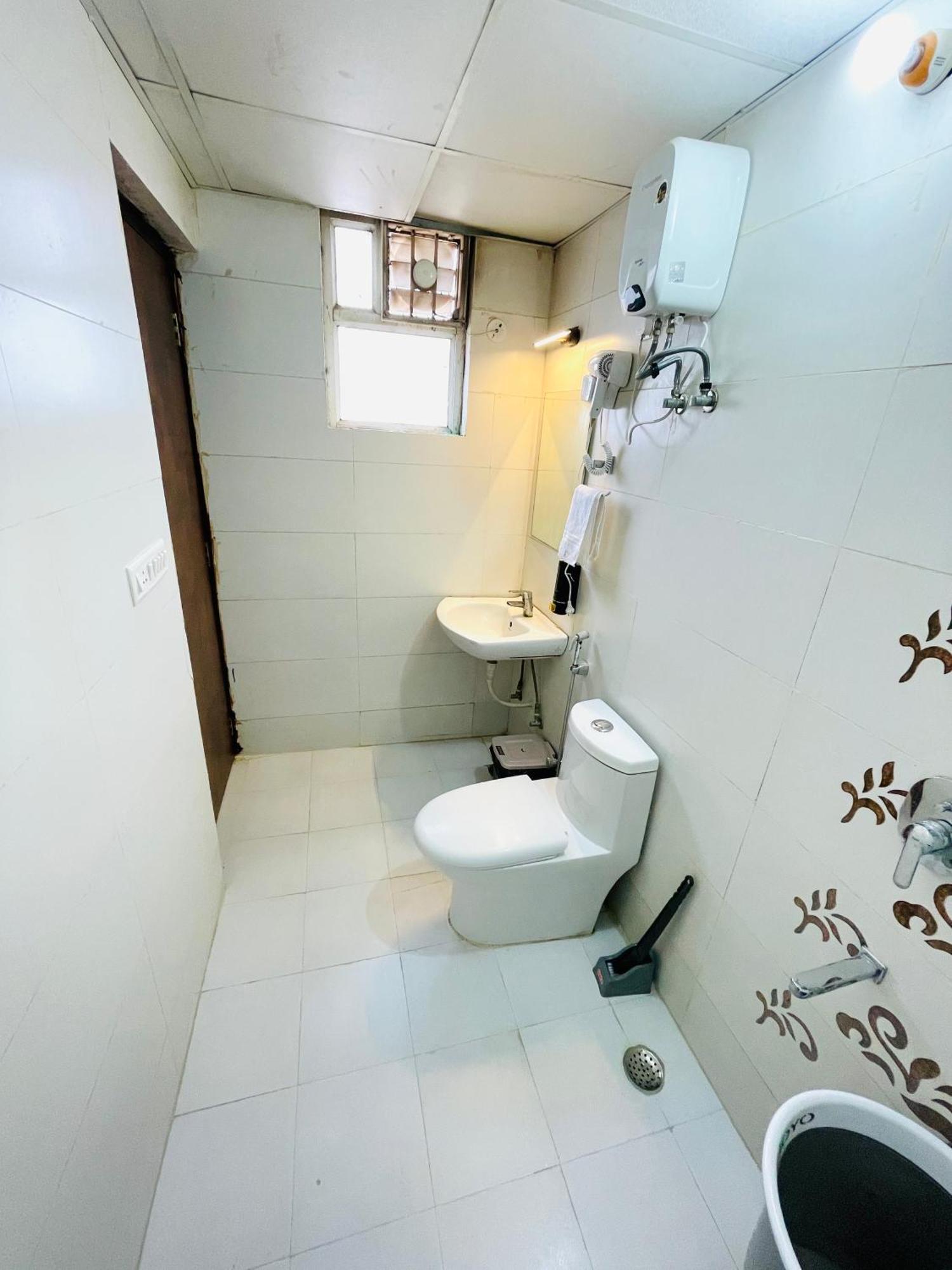 Skyhigh Luxuria Near Airport Spacious Citycenter Apartment