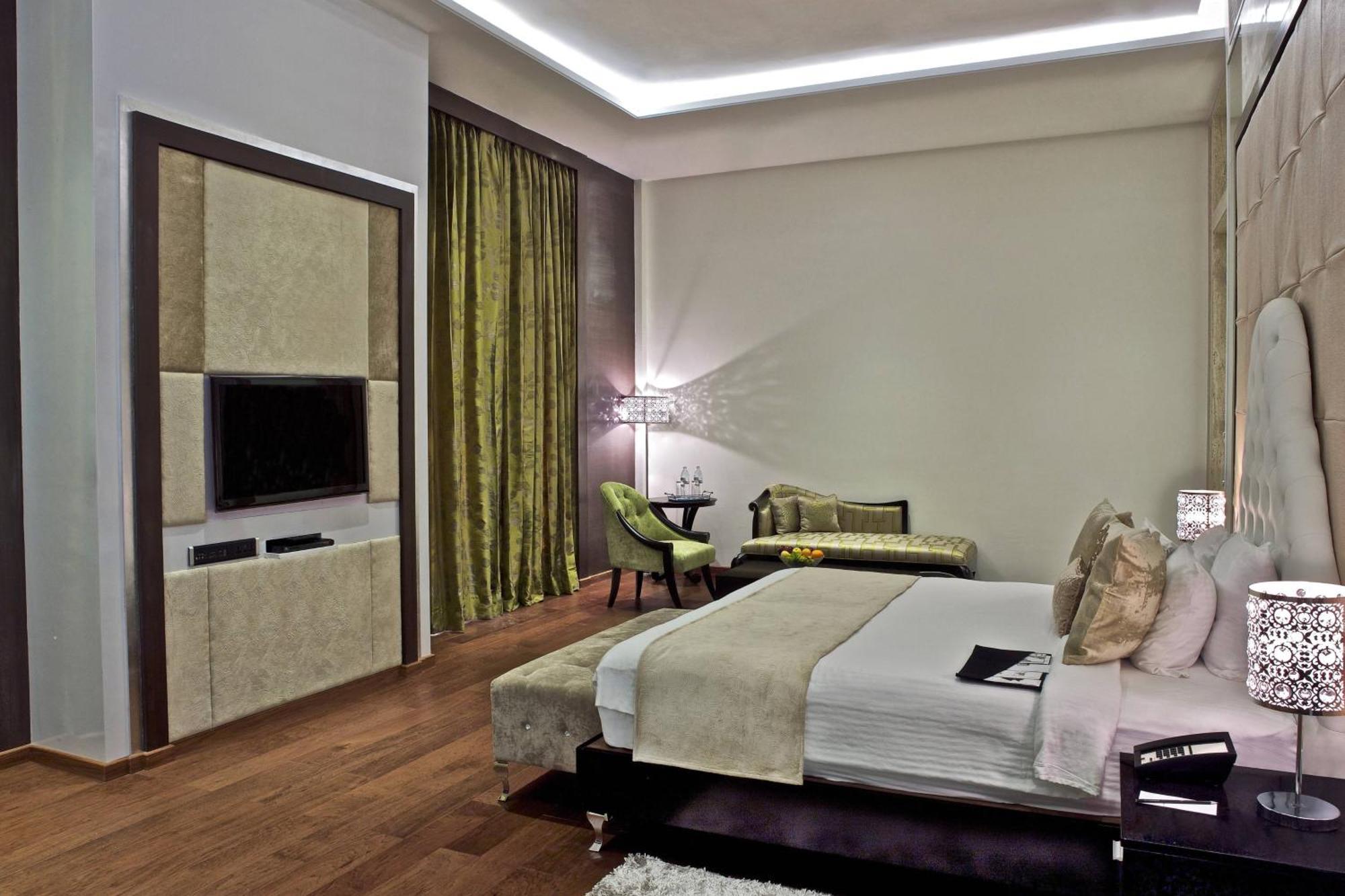 Le Meridien & Jaipur