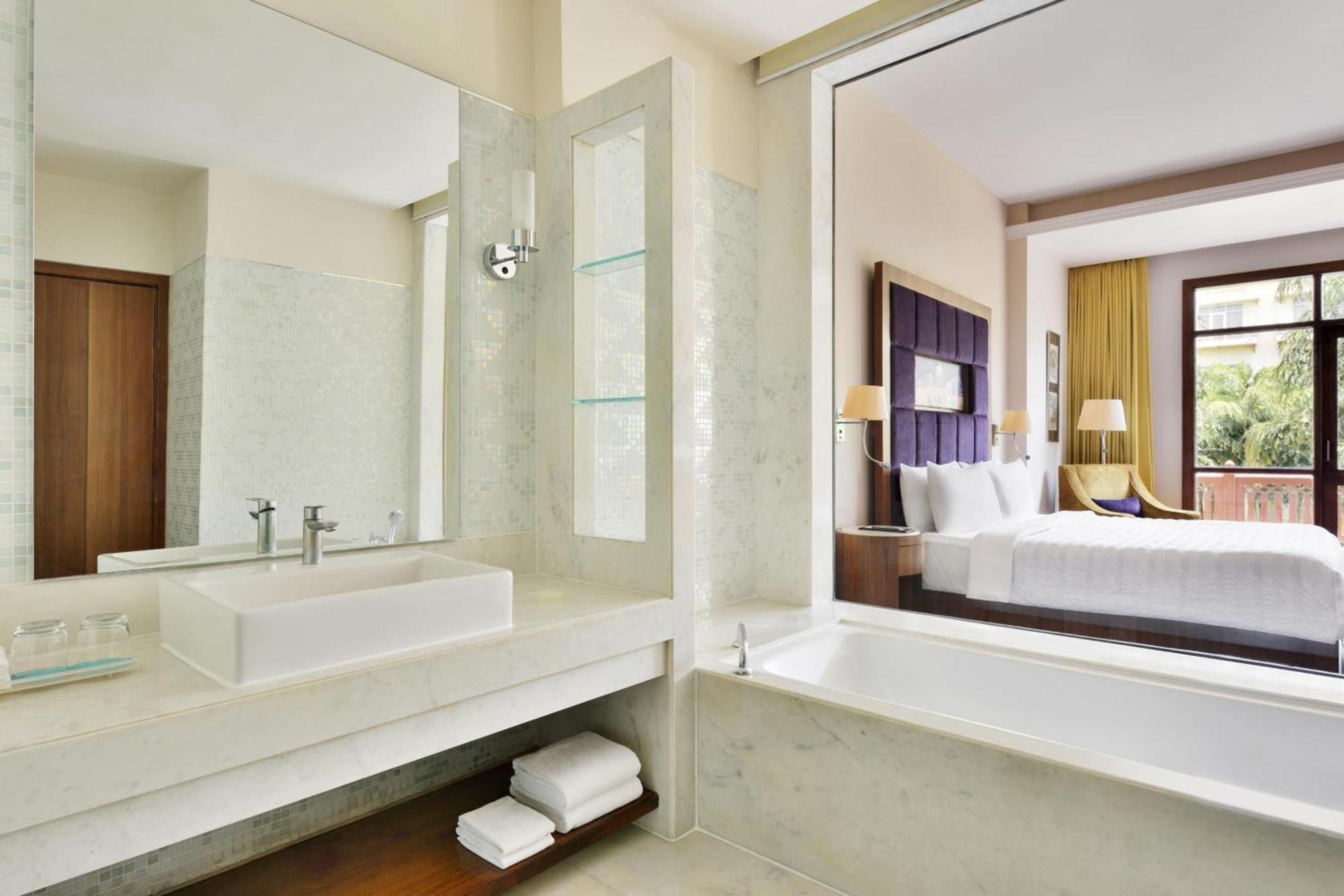 Le Meridien & 5* Jaipur