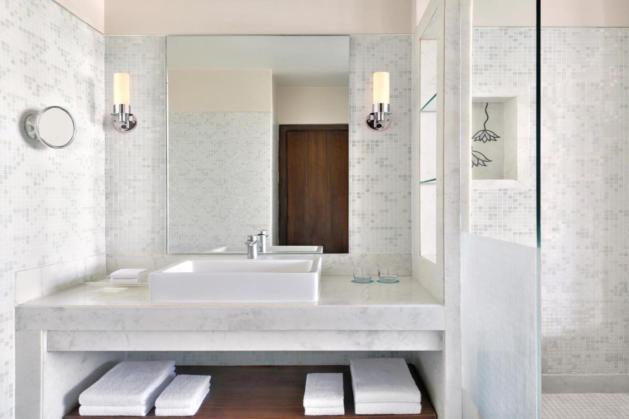 Hotel Le Meridien & 5*