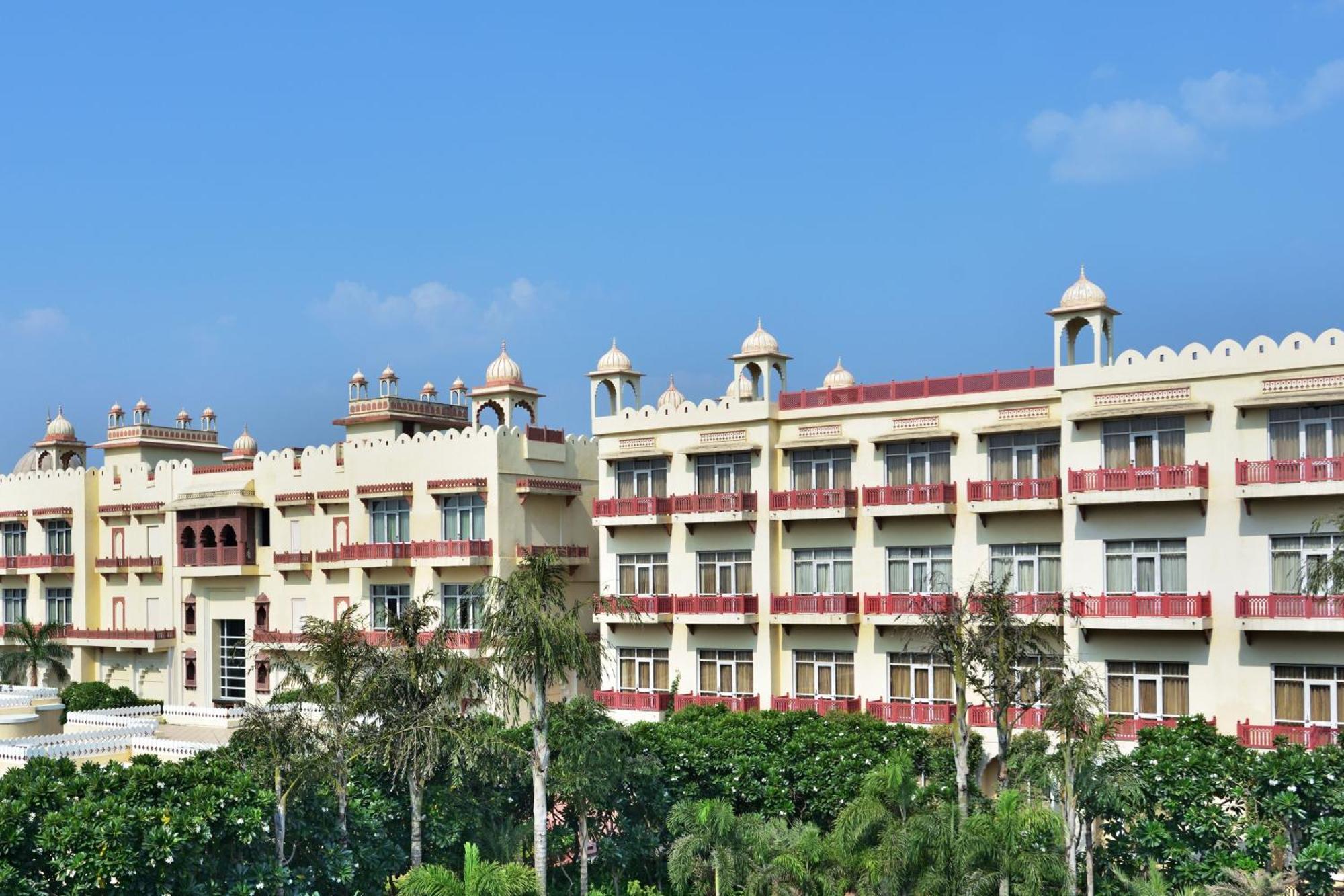 Le Meridien & Hotel Jaipur