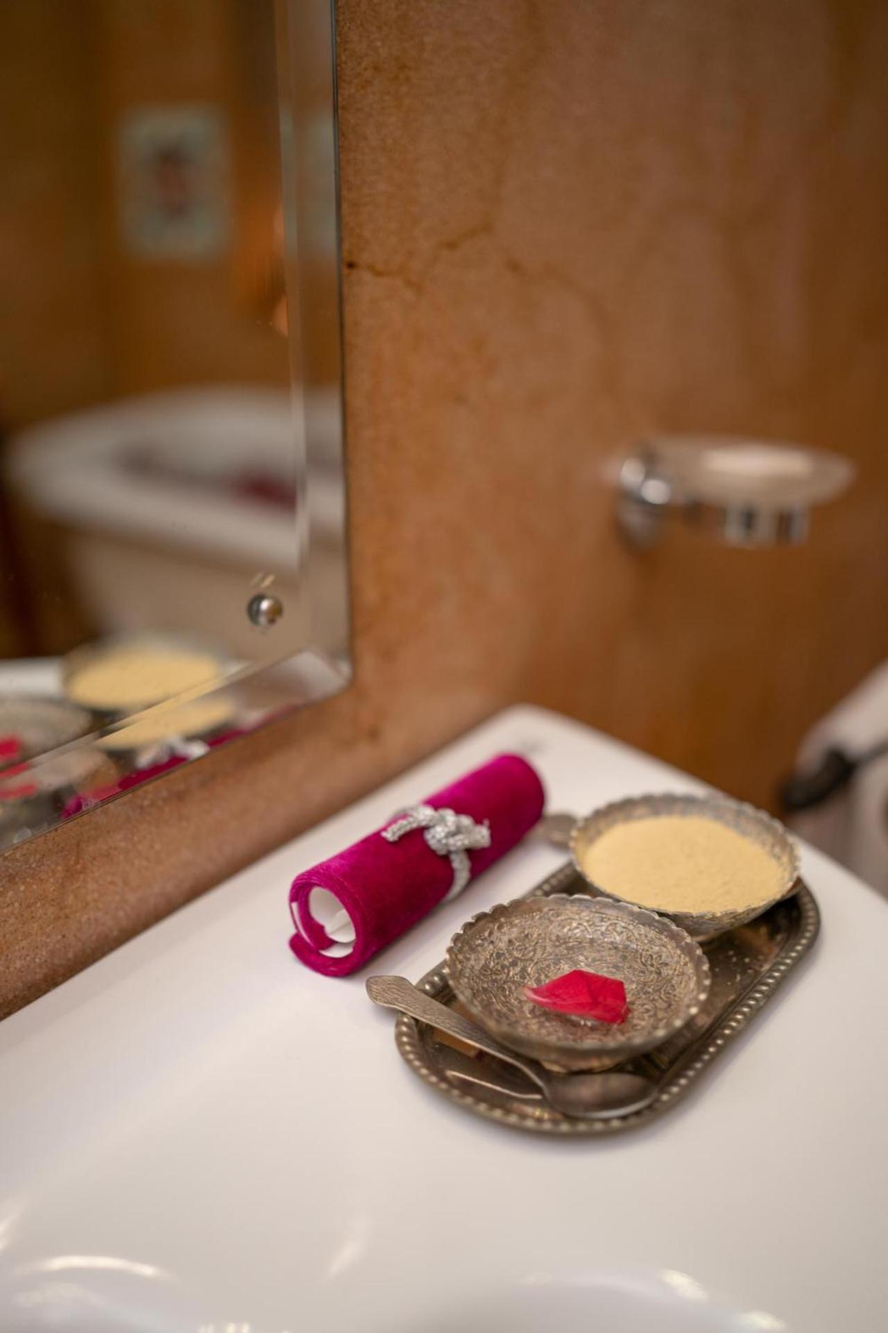 Srinivas The Royal Residence, Hotel