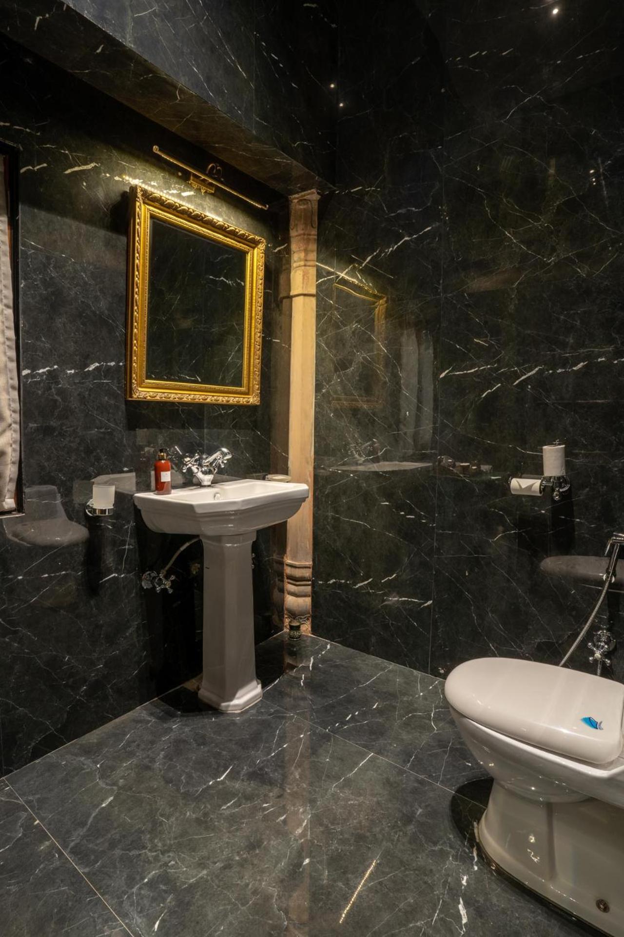 Hotel Srinivas The Royal Residence, 5*