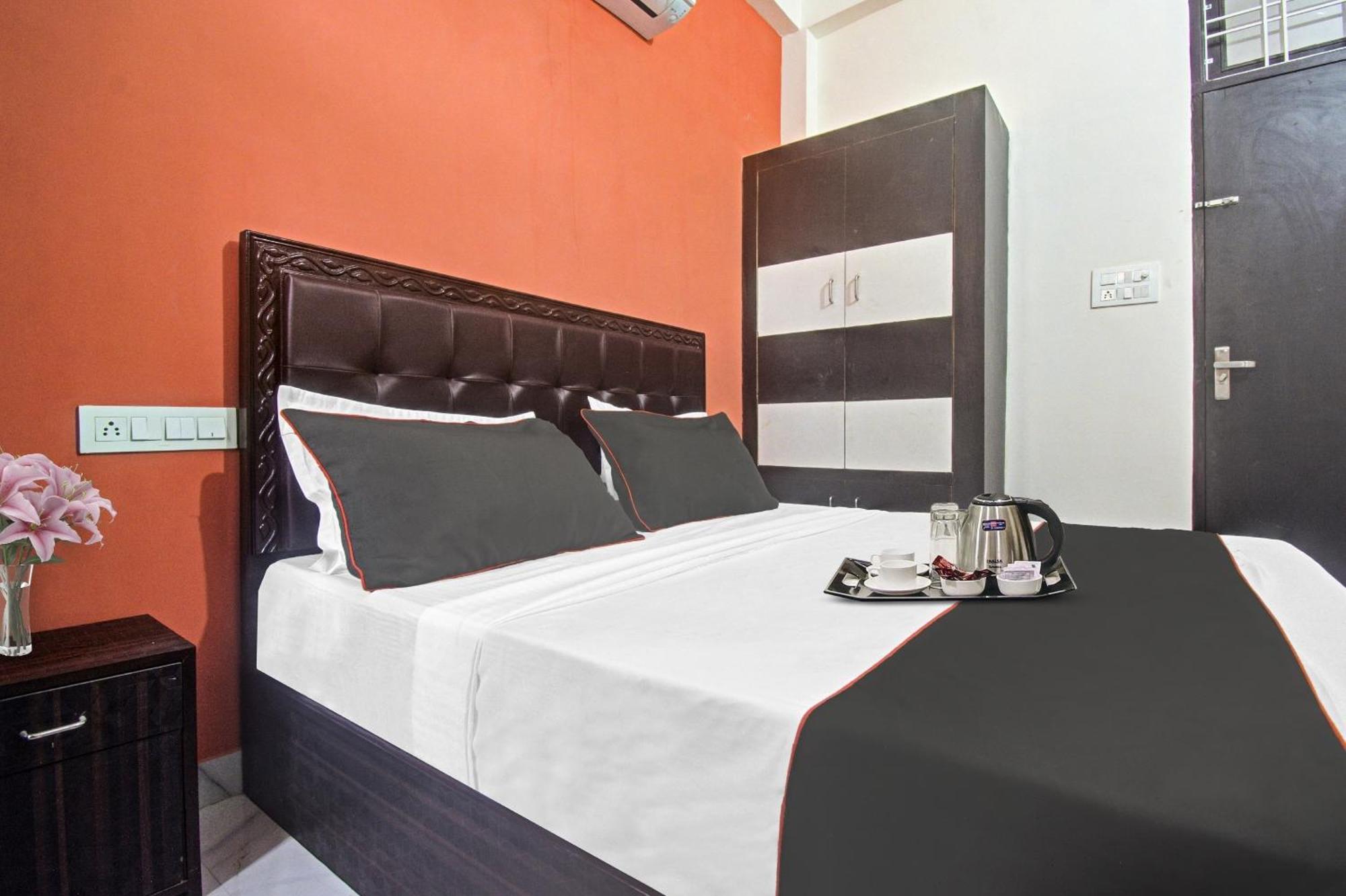 Capital O Apple Hotel Jaipur