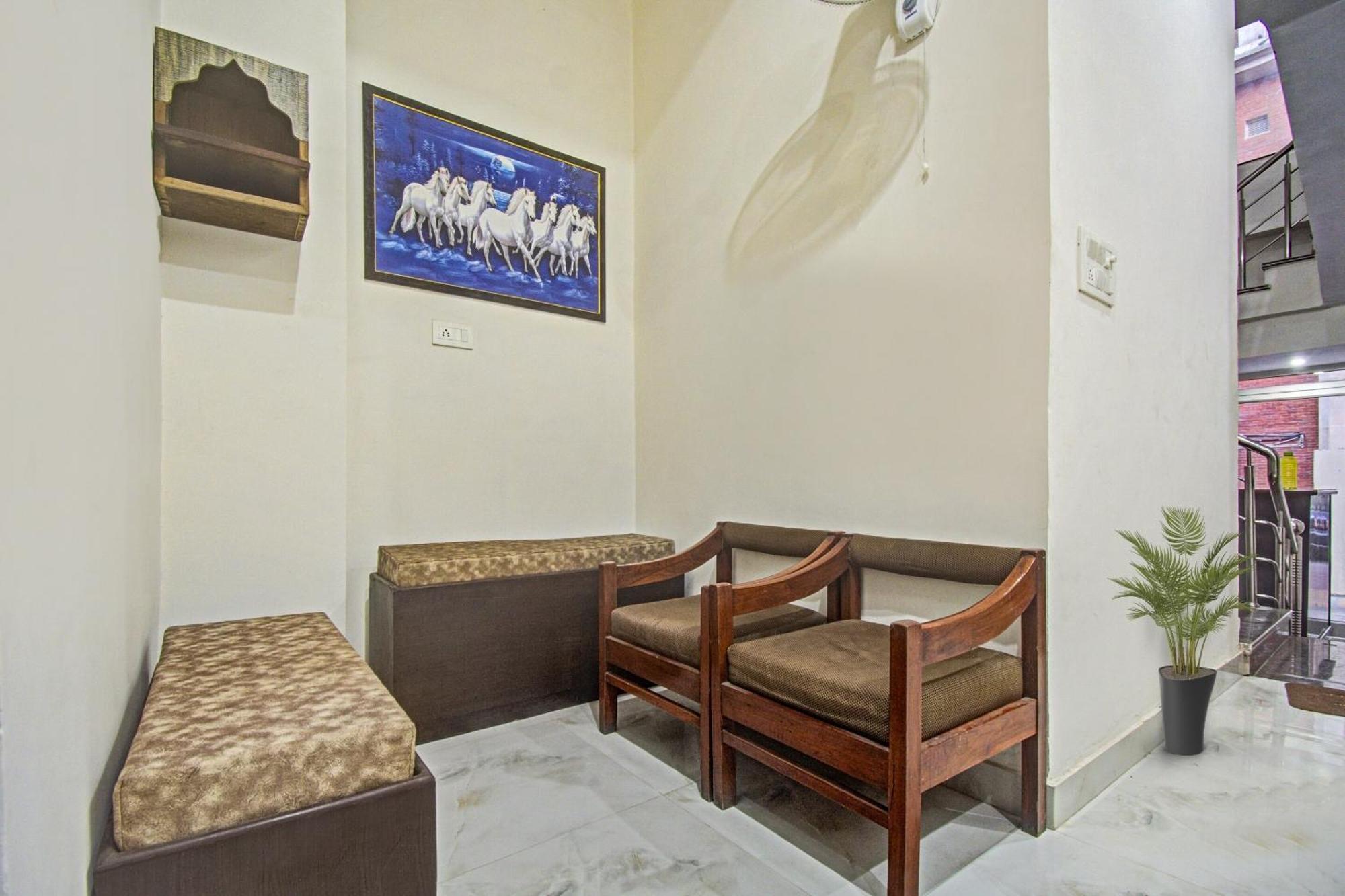 Hotel Capital O Apple Jaipur