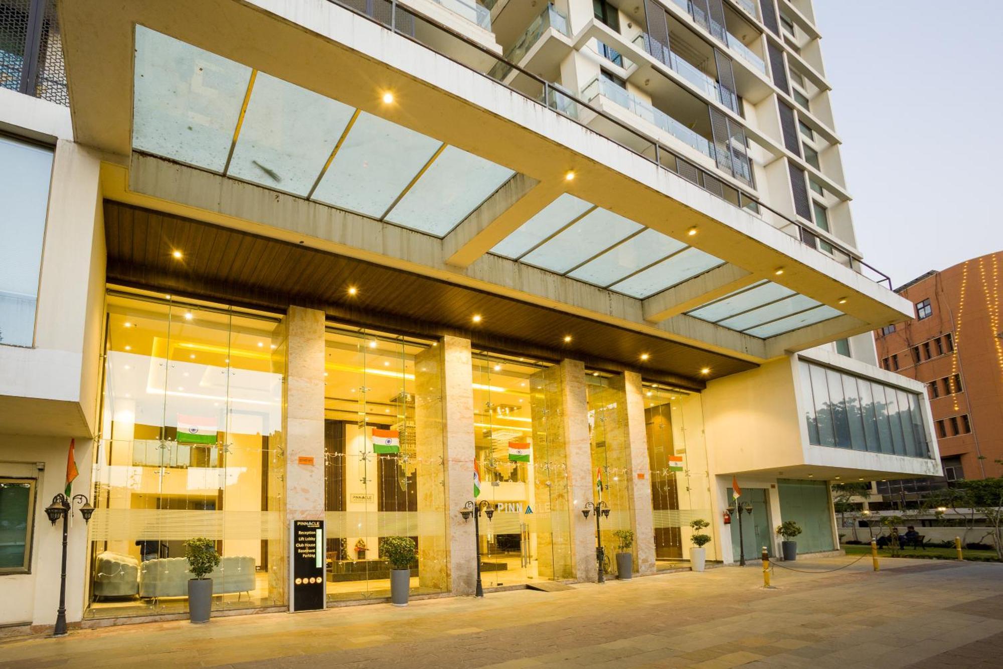 Alaya Manhattan 1804 - 3 Bhk Duplex With Stunning Views, Office & Stylish Bar Villa