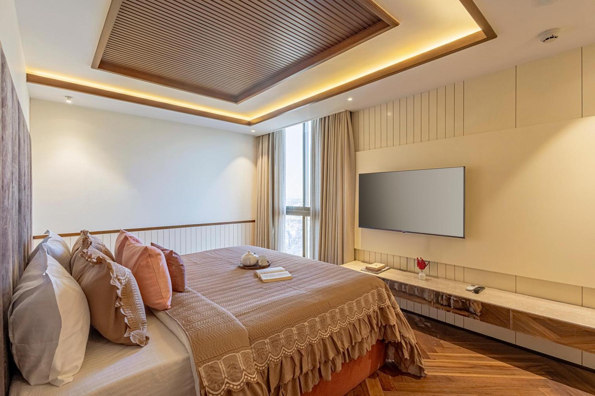 Alaya Manhattan 1804 - 3 Bhk Duplex With Stunning Views, Office & Stylish Bar Villa *