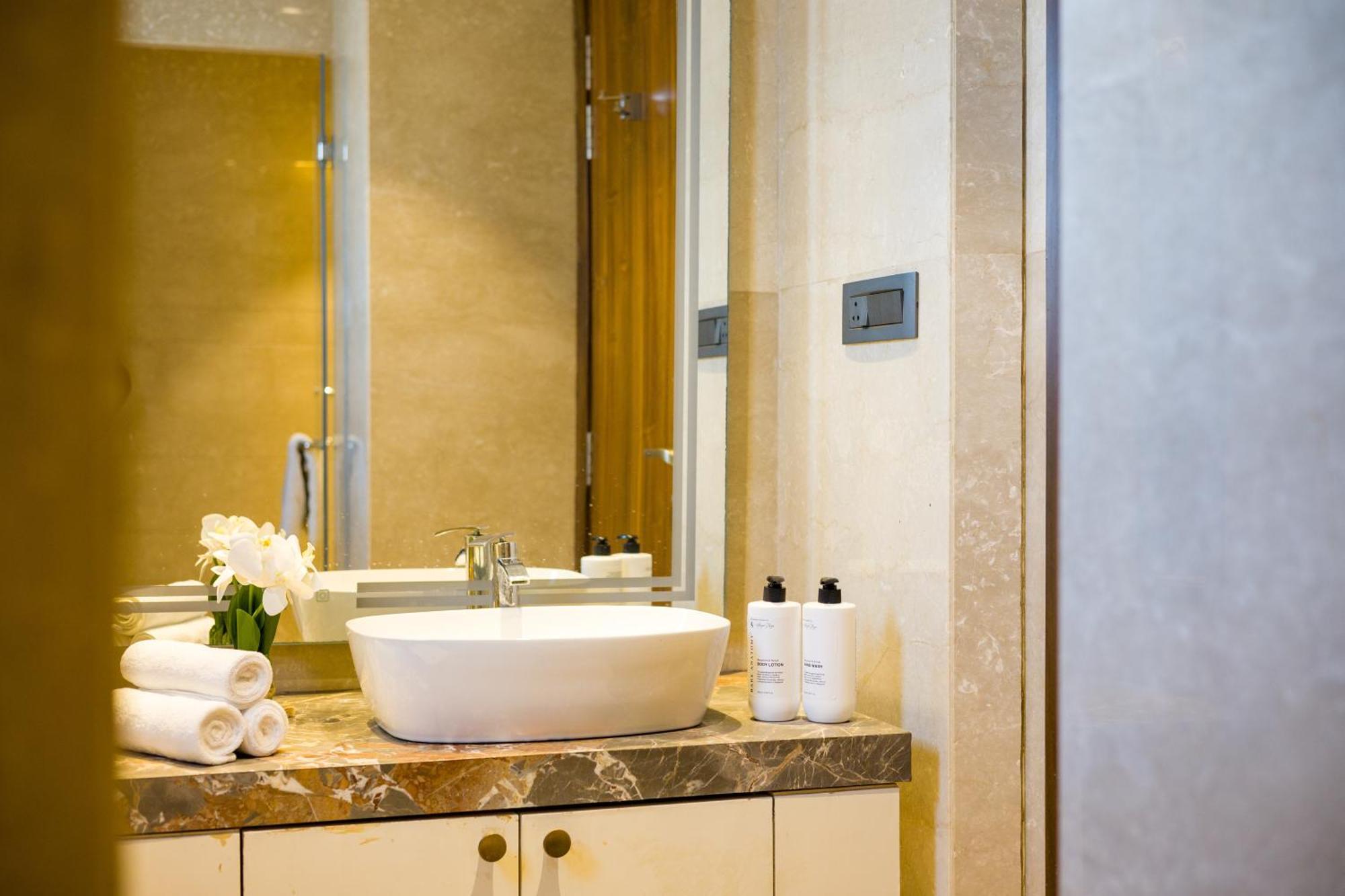 Alaya Manhattan 1804 - 3 Bhk Duplex With Stunning Views, Office & Stylish Bar