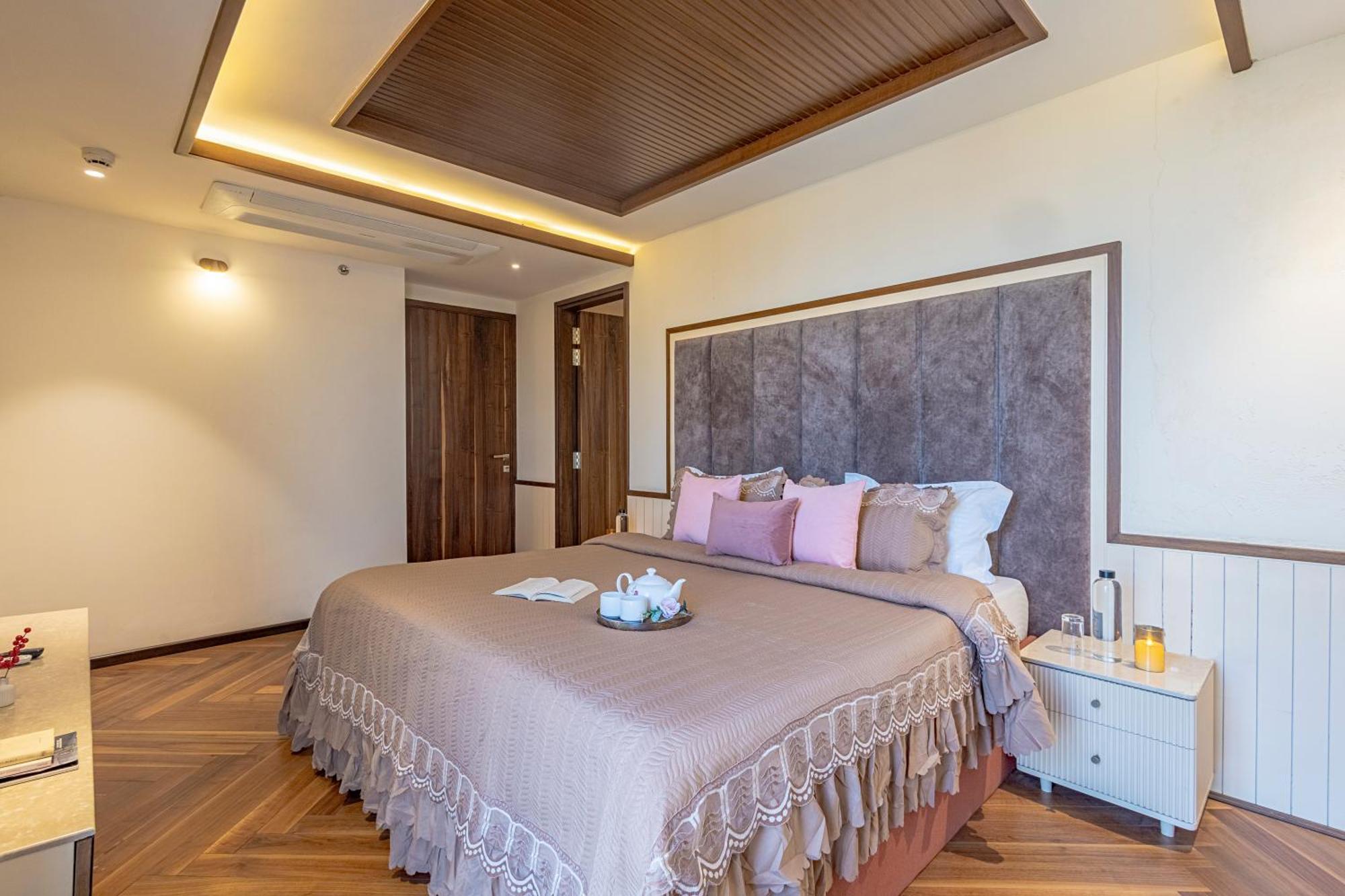 Alaya Manhattan 1804 - 3 Bhk Duplex With Stunning Views, Office & Stylish Bar * Jaipur