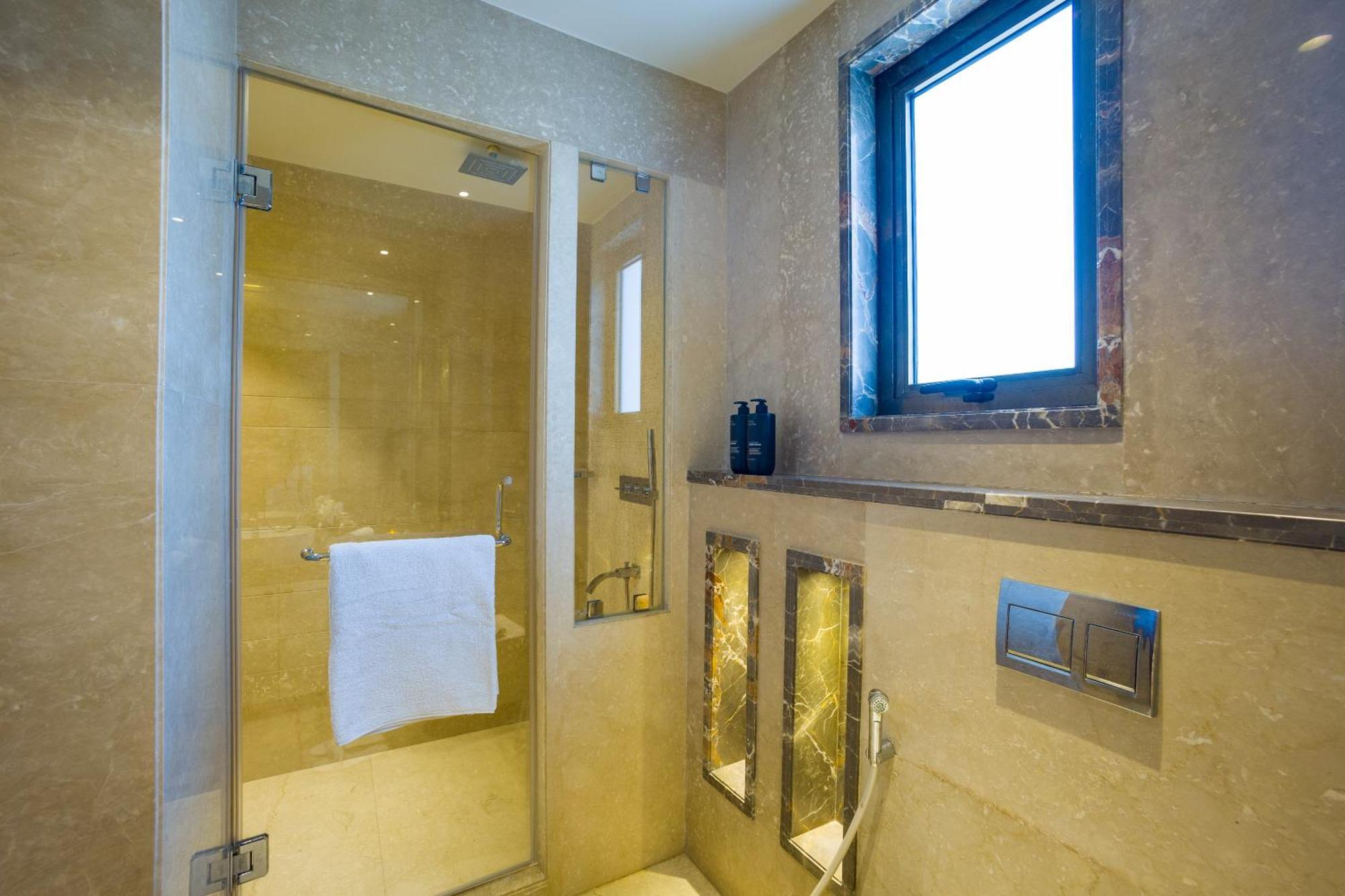 Alaya Manhattan 1804 - 3 Bhk Duplex With Stunning Views, Office & Stylish Bar